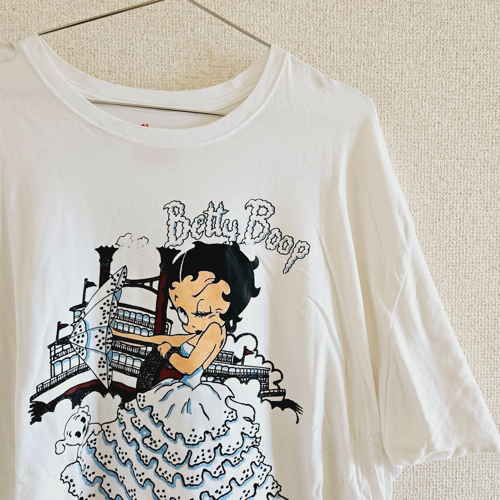 古着】BETTY BOOP 白Tシャツ 2XLサイズ 船ドレス ベティちゃん 古着】BETTY BOOP 白Tシャツ 2XLサイズ 船ドレス ベティちゃん