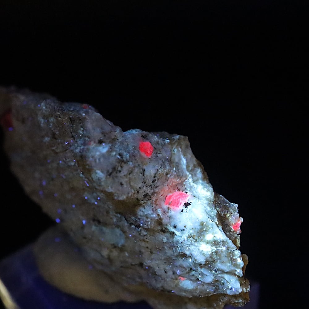 コランダム　ルビー　サファイア コランダム ルビー サファイア 15.5g CRD161 原石 鉱物 天然石 | 鉱物