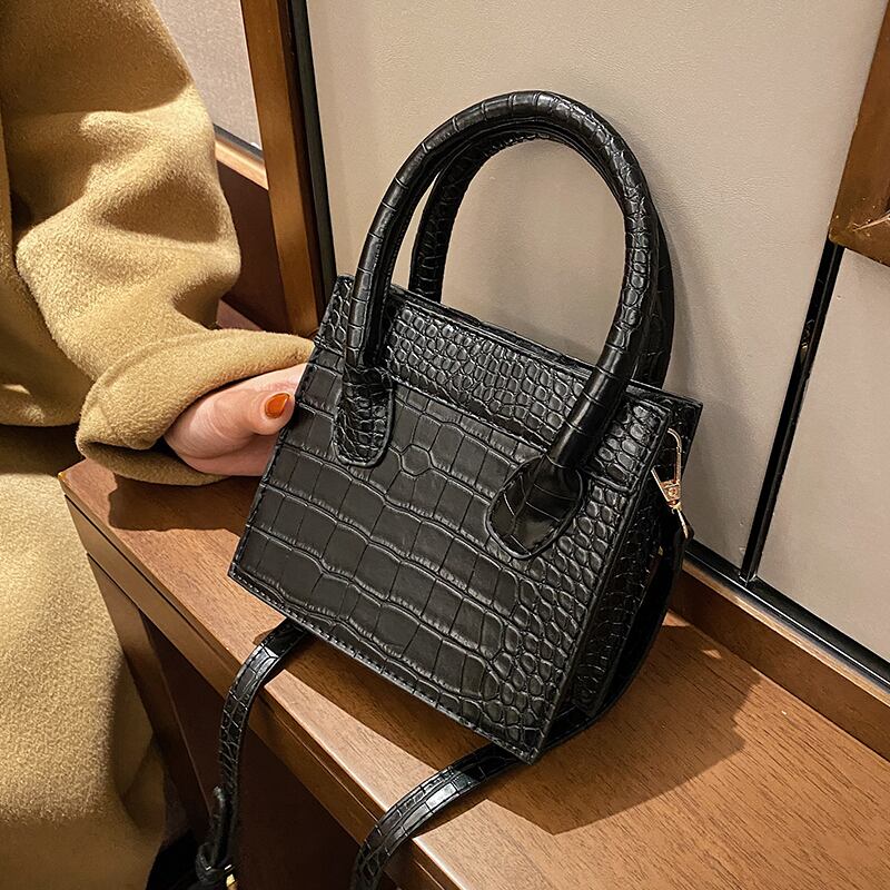 スタンダードオータムウィンターレッド レトロ 秋物 冬物 ハンドバッグ 手作りハンドバック15995090921