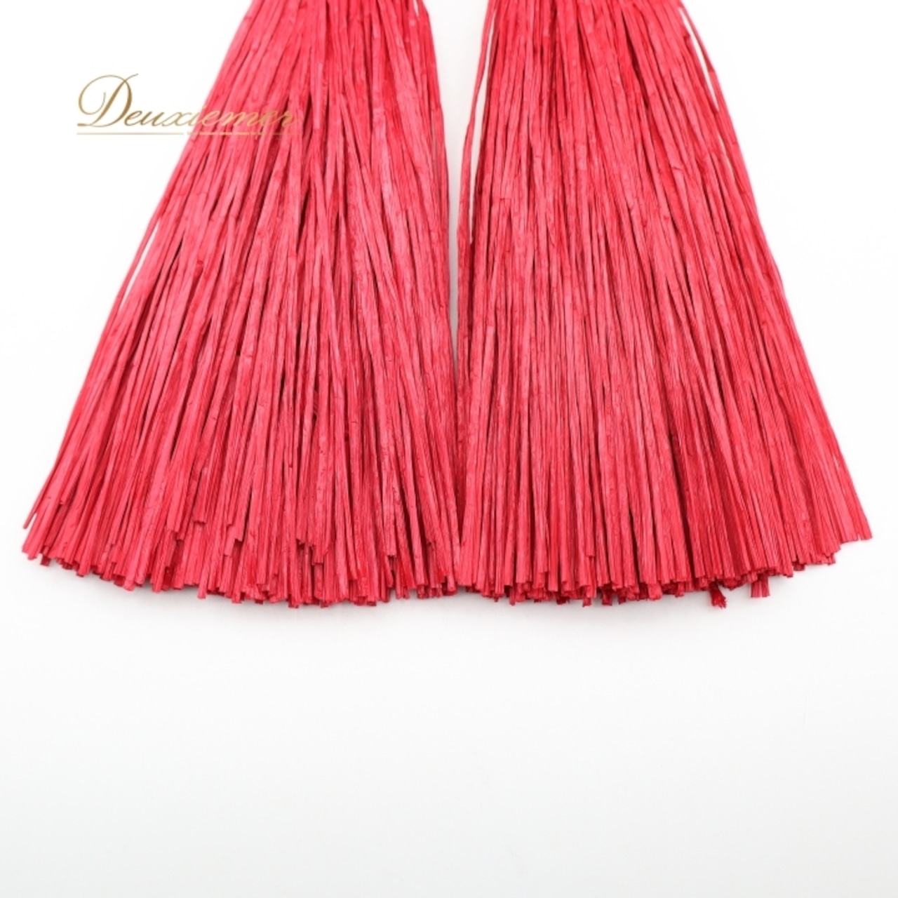 タヒチアンダンス イイ ハンドタッセル レッド系 小物 小道具 ペア 両手 赤 ケース セット ケース付き 紐 フラダンス 練習 レッスン イベント ステージ ポンポン 鮮やか 発表会 パフォーマンス モレ