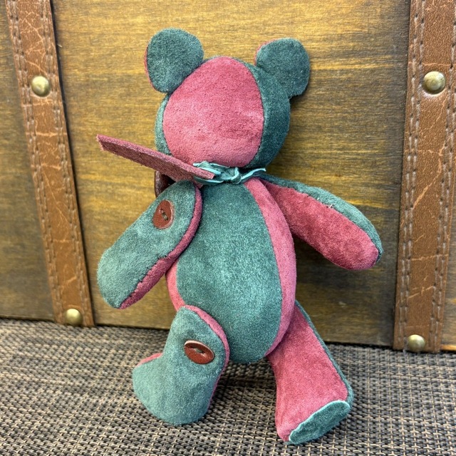 【ピッグスウェード】のベルベア★マイスターの手作り「ベルズベア」グリーン×ワイン系　写真の1点販売です