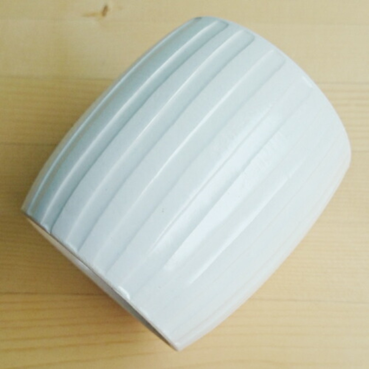 有田焼　焼酎カップ　しのぎホワイト　（タイコ型） 1-074