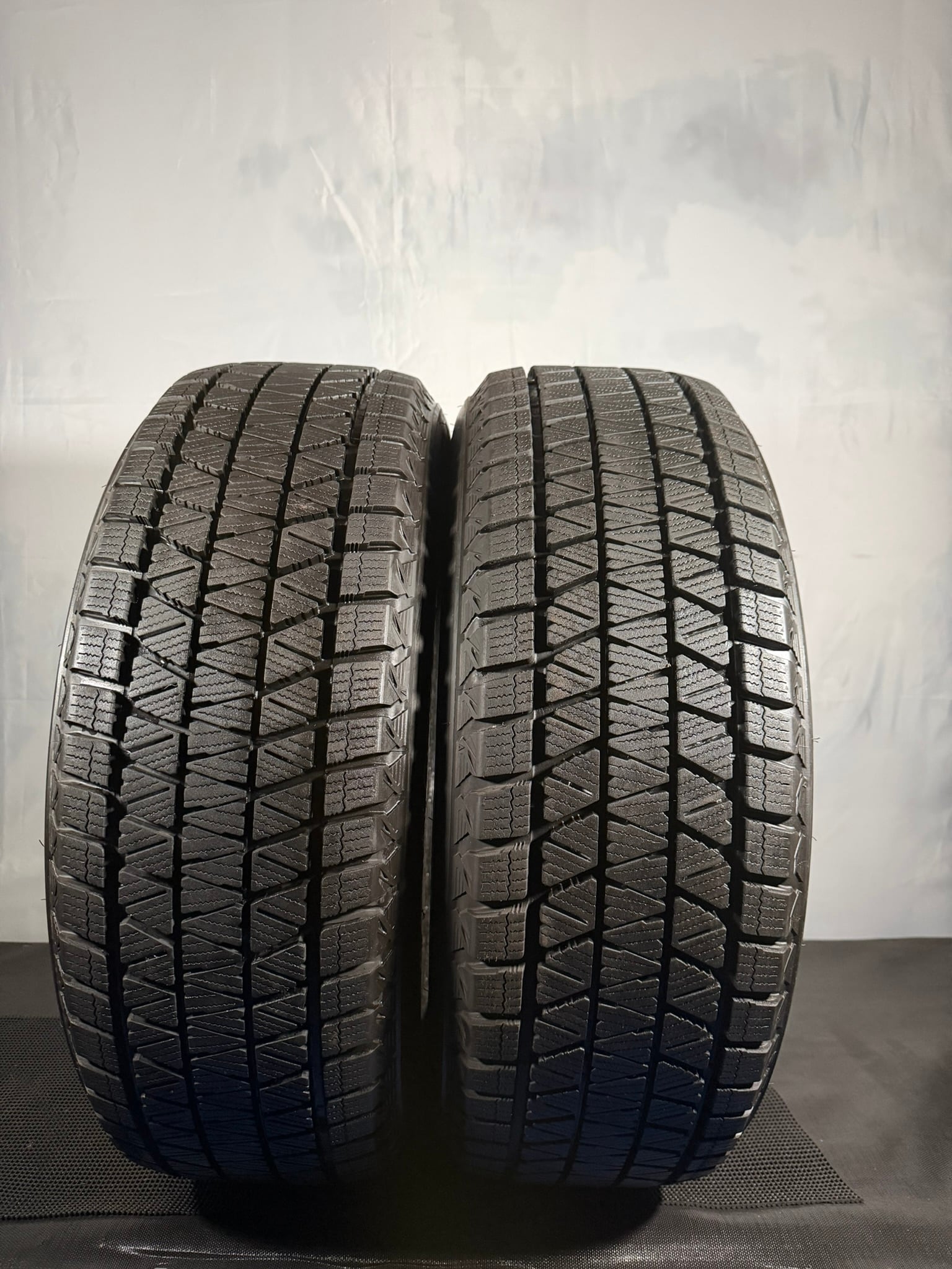 235/60R18 107Q XL BRIDGESTONE BLIZZAK DM-V3 ブリヂストン
