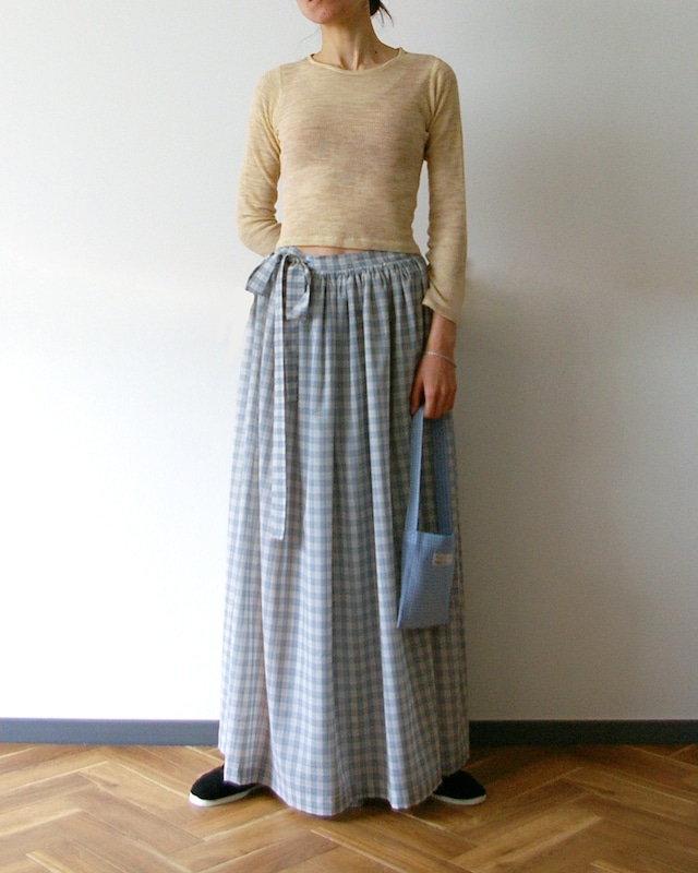 ブルーチェックのラップスカート