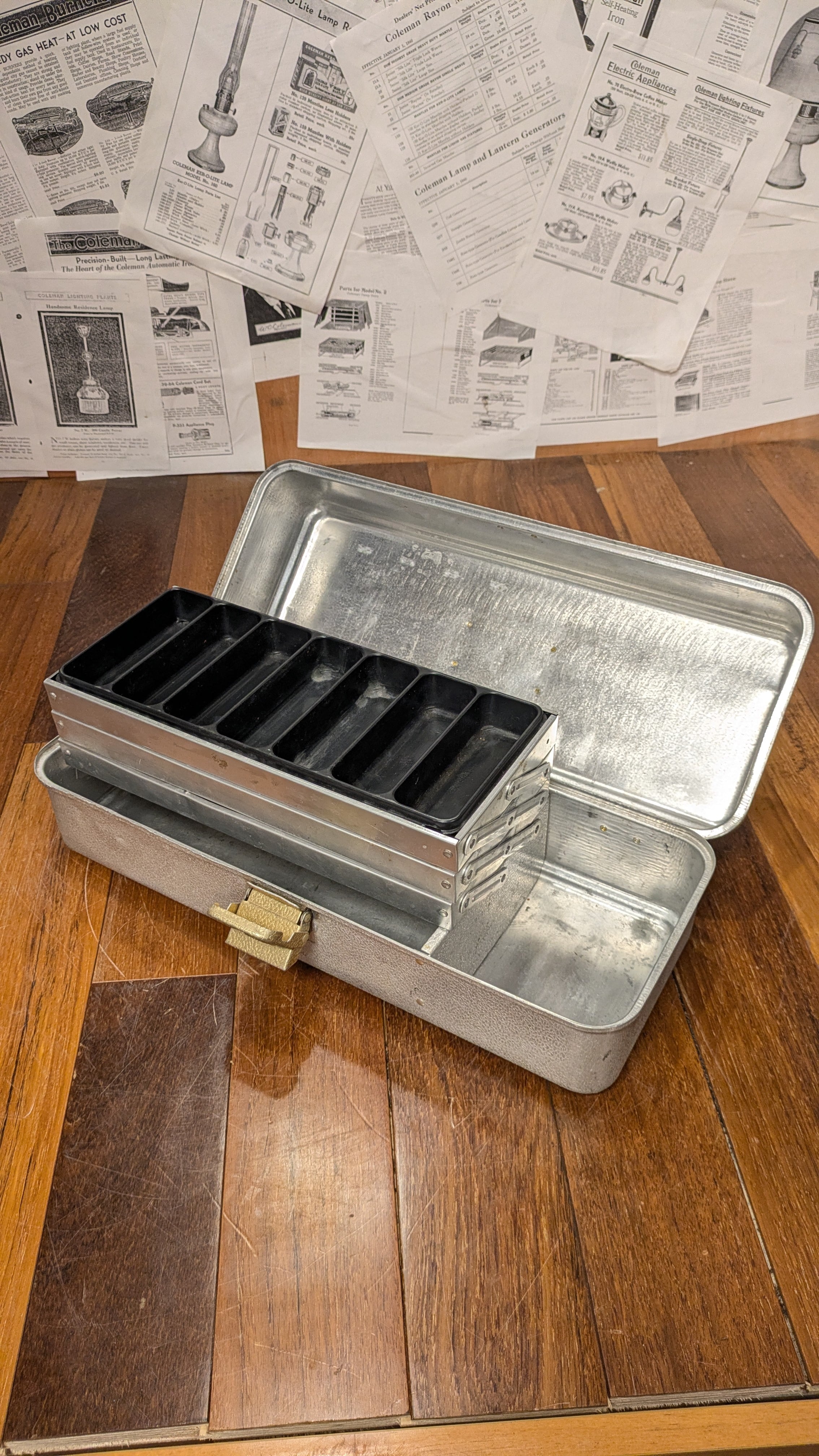 Vintage UMCO 173 AS TackleBox Aluminium ToolBox Antique Fishing