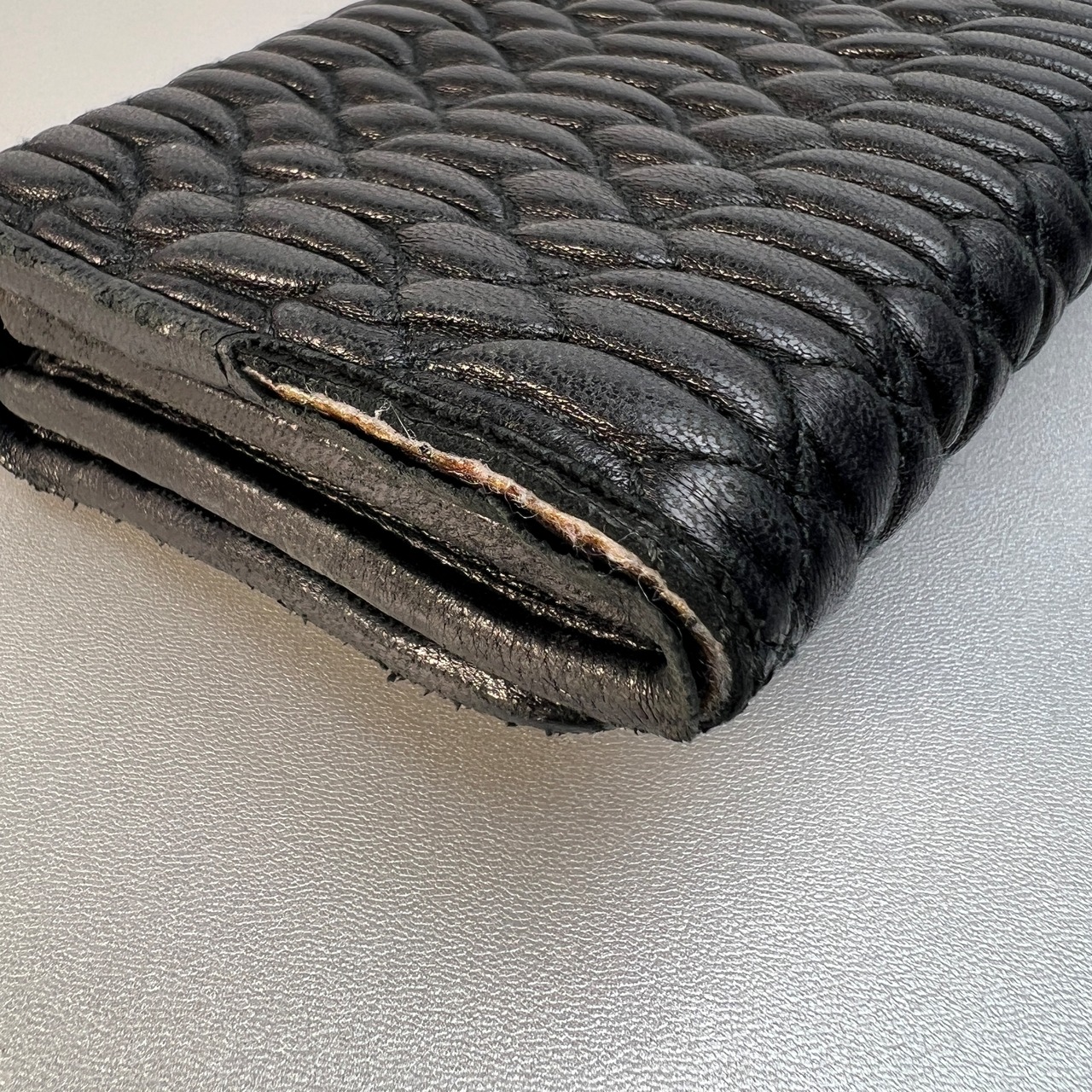 miu miu ストーン 長財布 ブラック A-9588