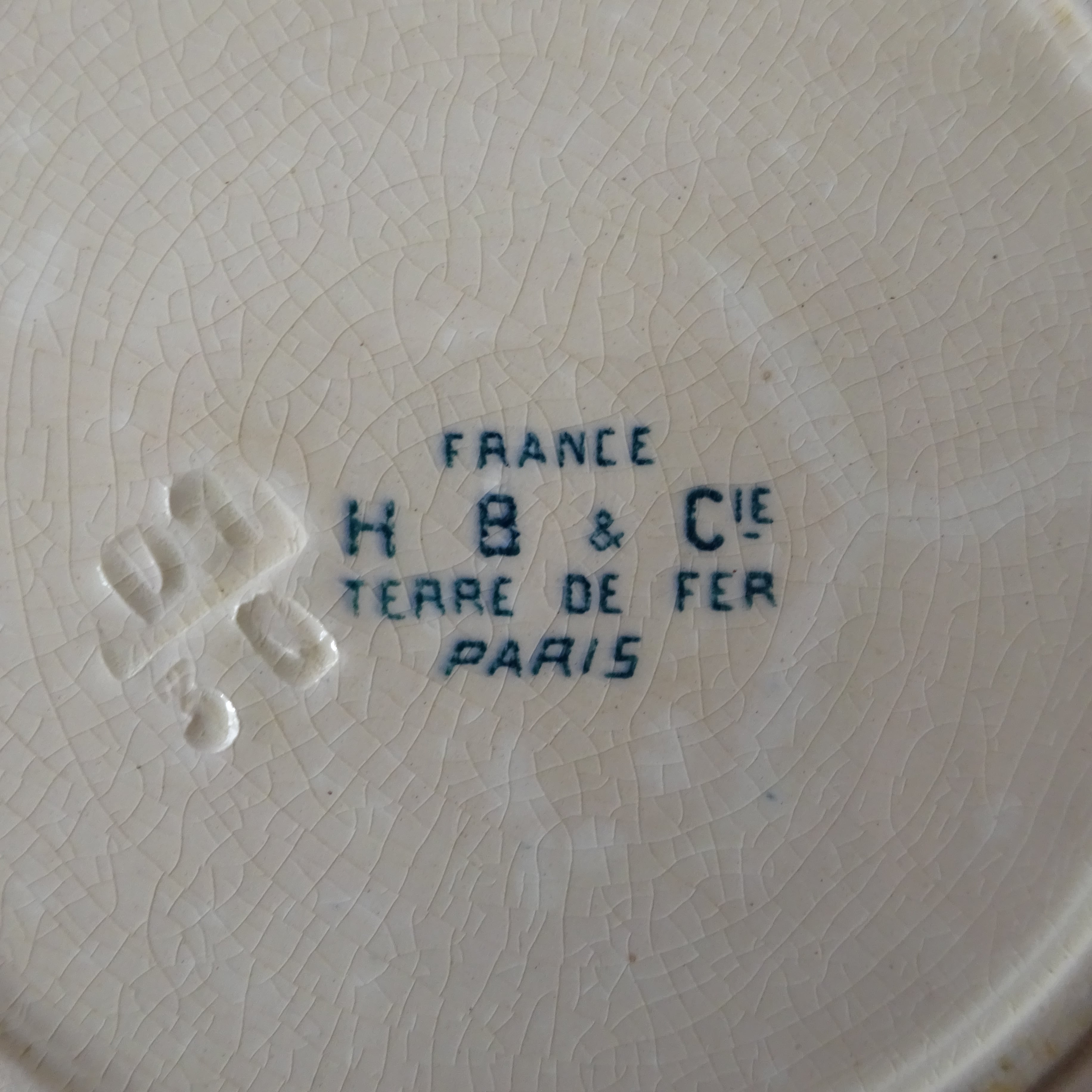 HB ＆ CIE TERRE DE FER modèle《PARIS》Assiette creuse (B)