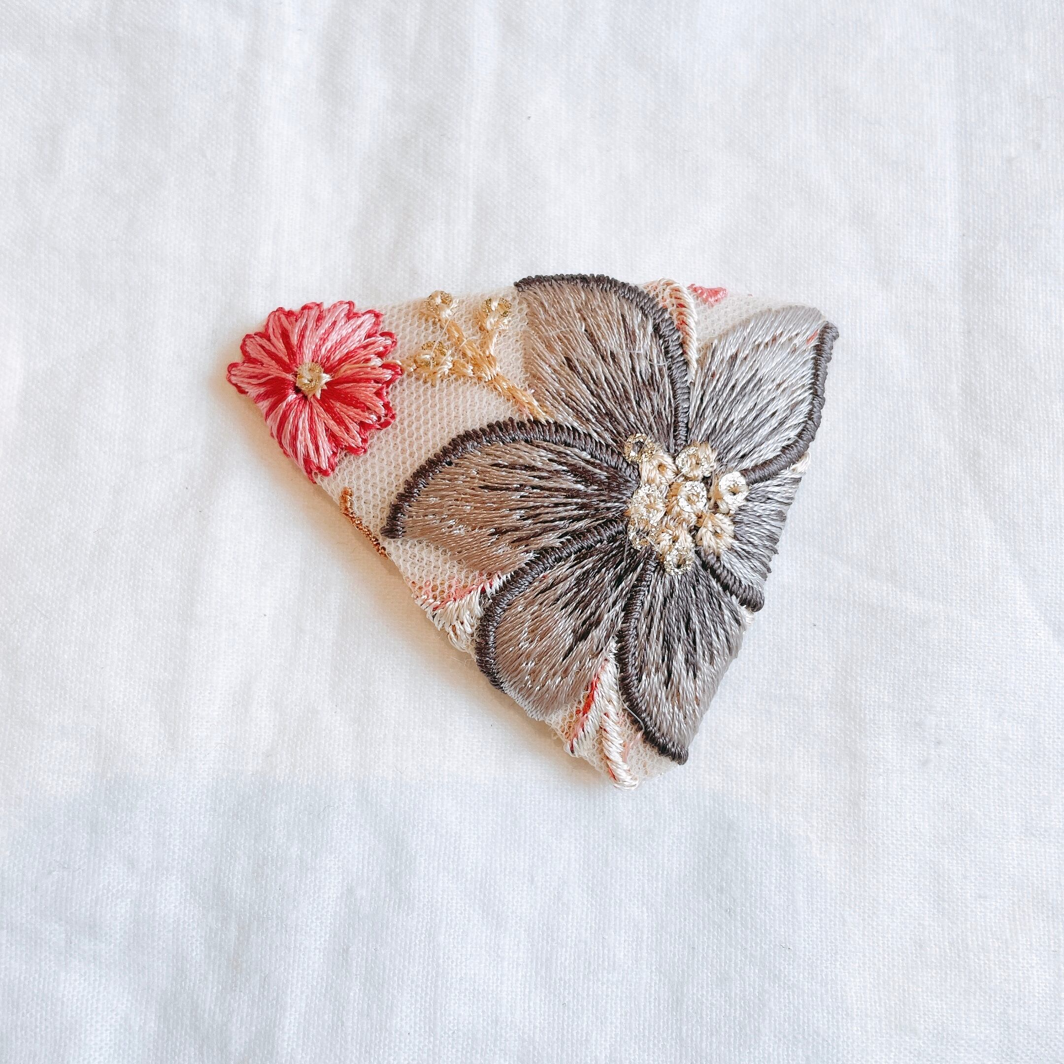 インド刺繍リボン 三角ヘアピン お揃い2個セットbouquet ピンク インド刺繍リボン 三角ヘアピン お揃い2個セットbouquet ピンク