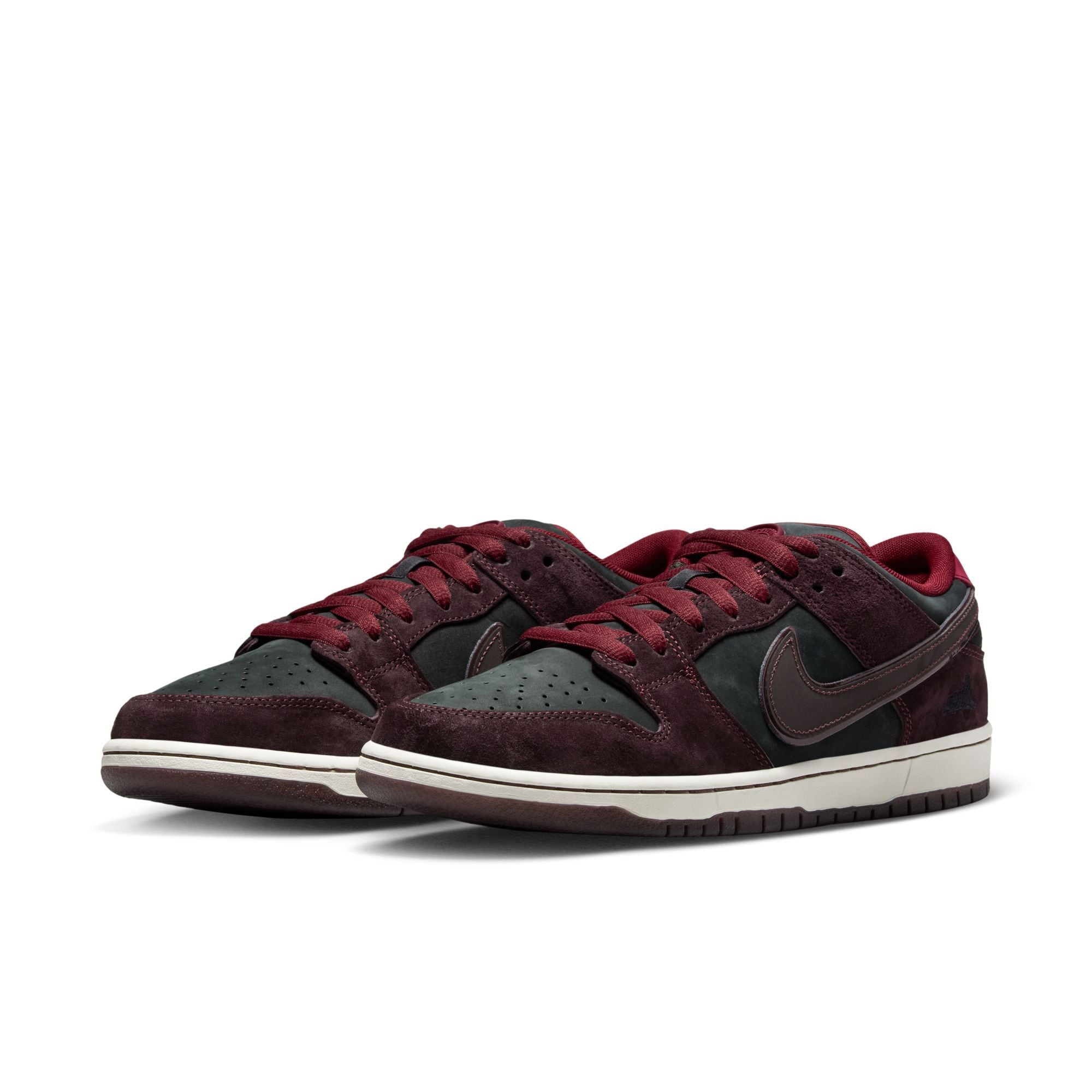 RIOT SKATESHOP×NIKE SB DUNK LOW QS | LATITUDE