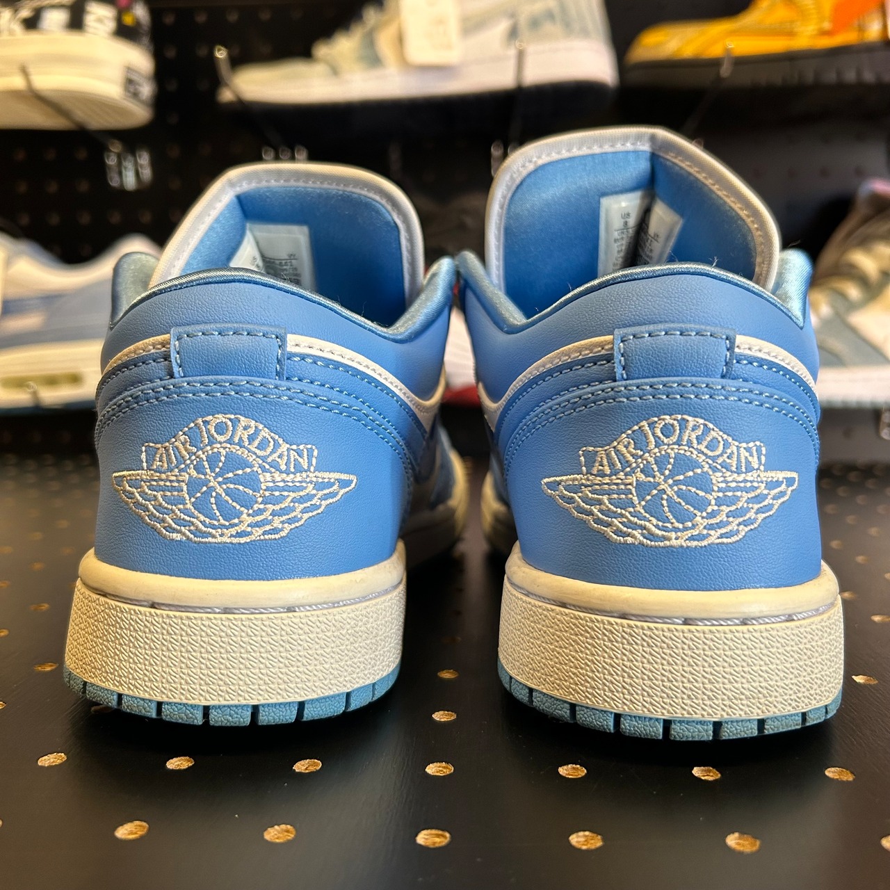 NIKE WMNS AIR JORDAN 1 LOW "UNC" US8/25cm