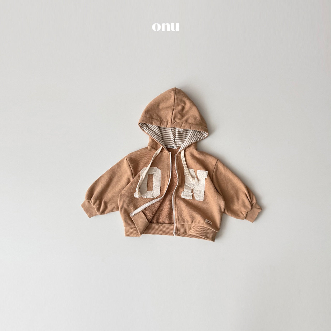 ONU 26/SS Onu Patch Hooded Zip-Up