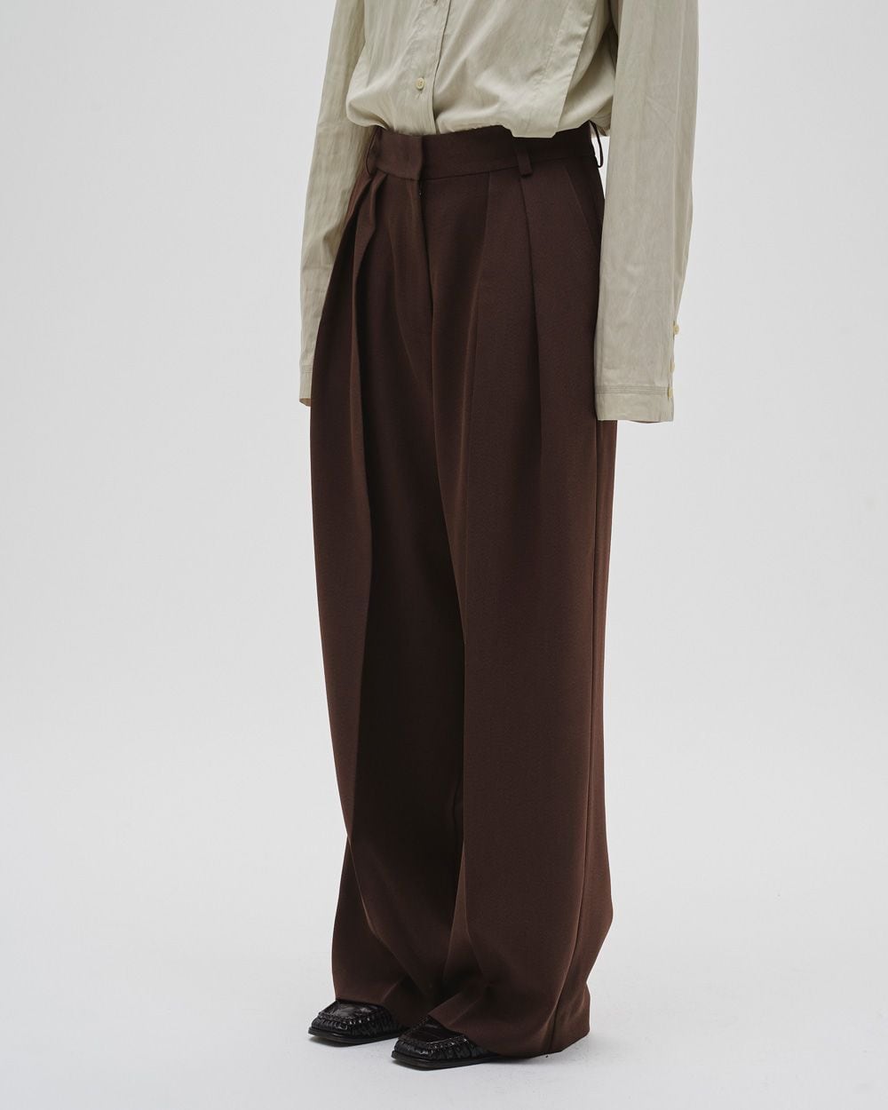 TODAYFUL トゥデイフル Tuck Wide Trousers (CHO) 12610714 | ANERCA