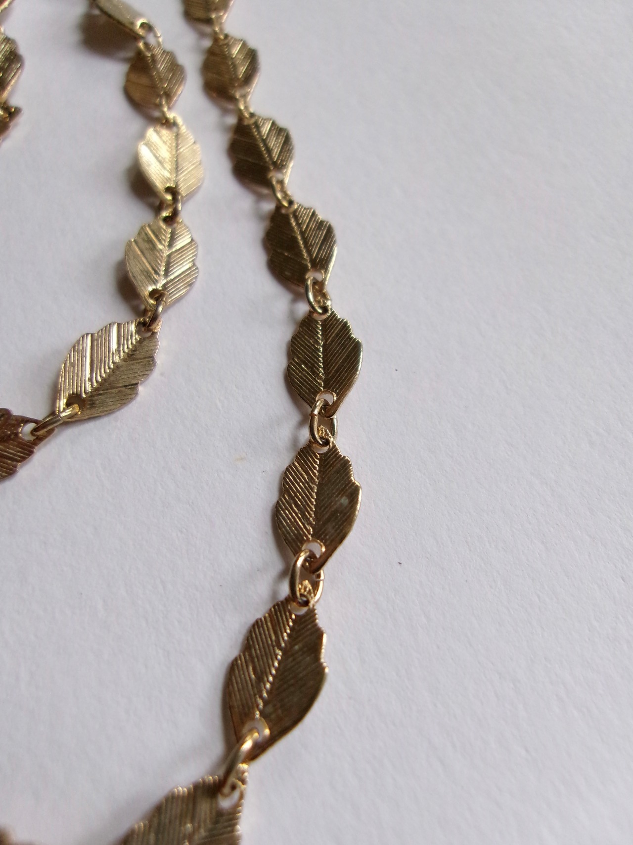 Reef design long necklace