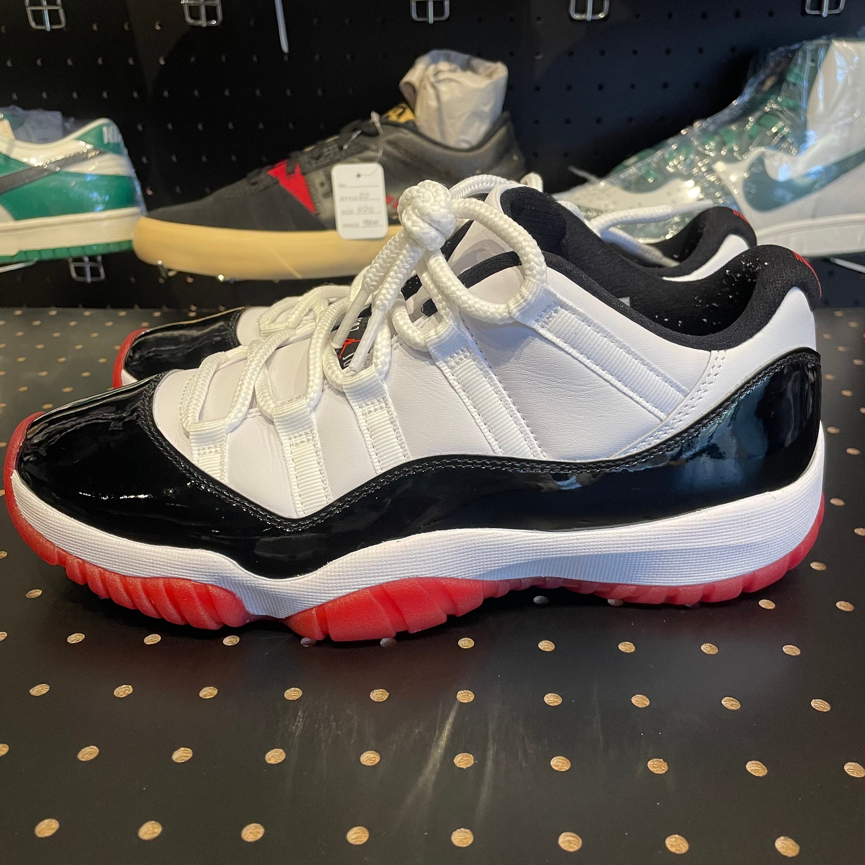 AIR JORDAN 11 LOW Gym Red