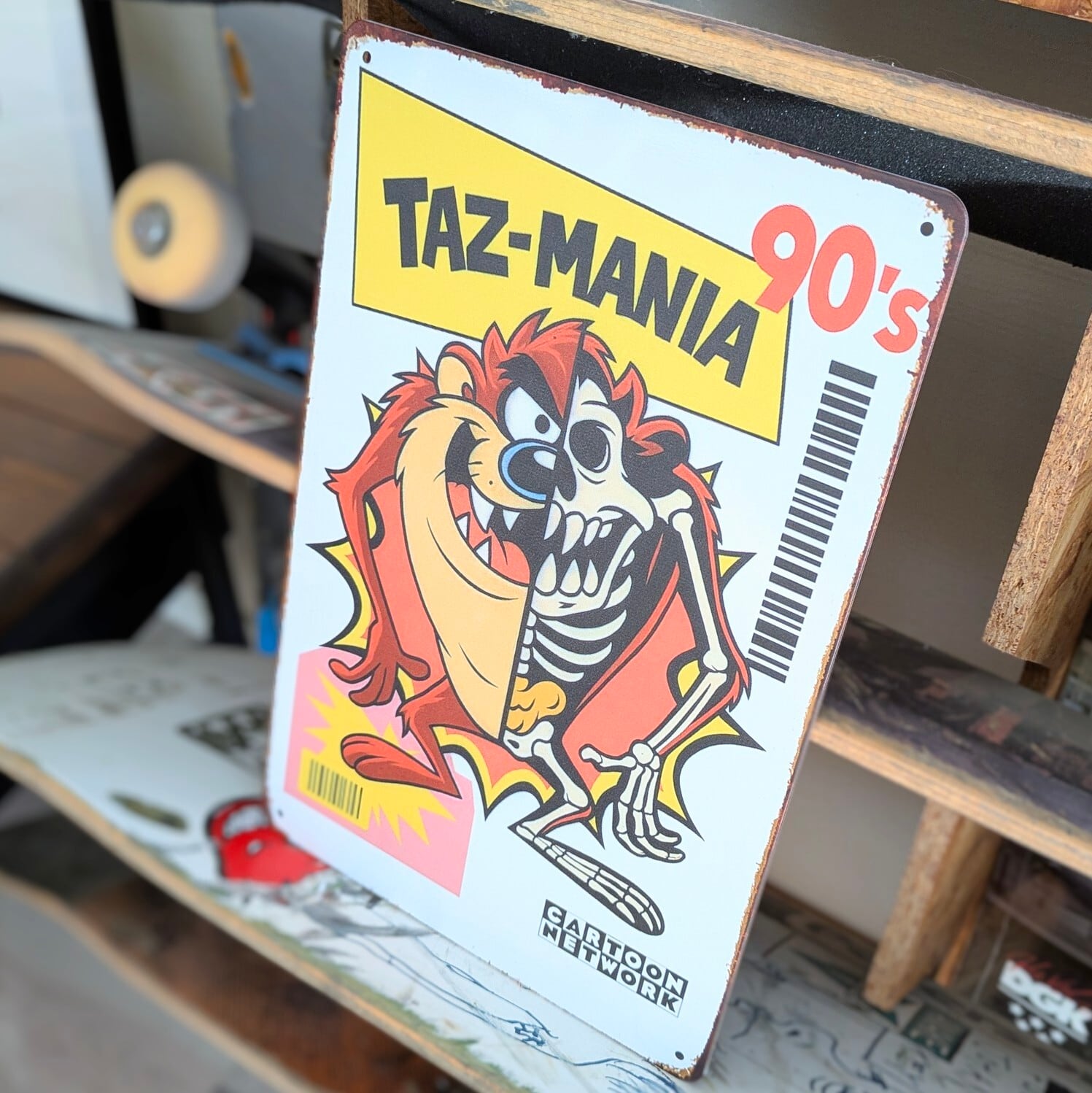 送料無料!ちょうどいいブリキ看板【 Looney Tunes ( ルーニー・テューンズ ) )】TAZ タズマニアン デビル / METAL SIGN / メタルサイン / ブリキ看板 / サインボード / ビンテージ加工 〚アメリカン雑貨 アメトイ〛