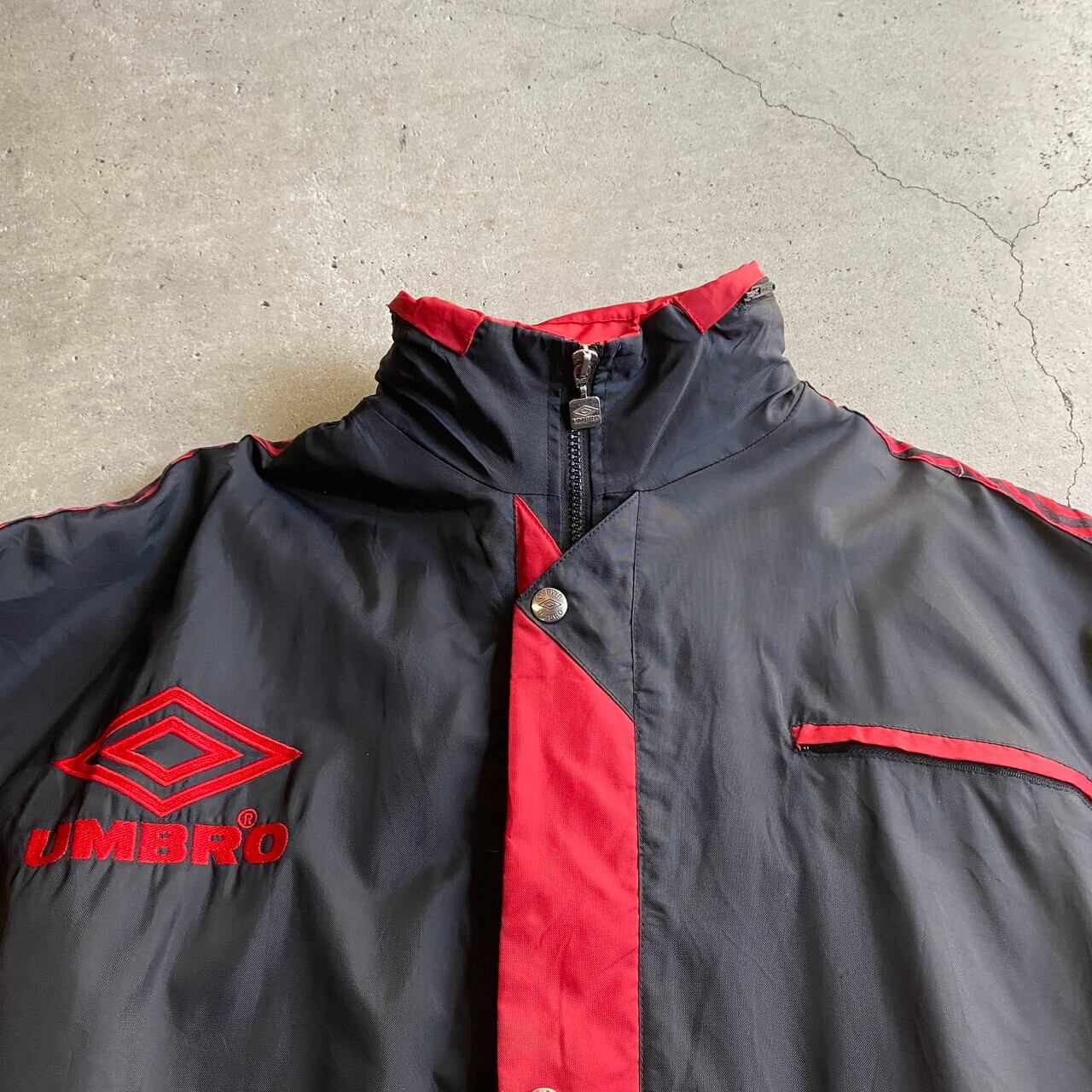 90s UMBRO フロントロゴ バッグ ナイロンプルオーバー