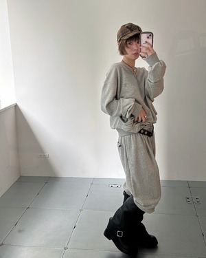 【26AW | WOMEN】OPEN YY オープン ワイワイ/ スウェット / SLOUCHY Y-NECK SWEATSHIRT. YY263TS011