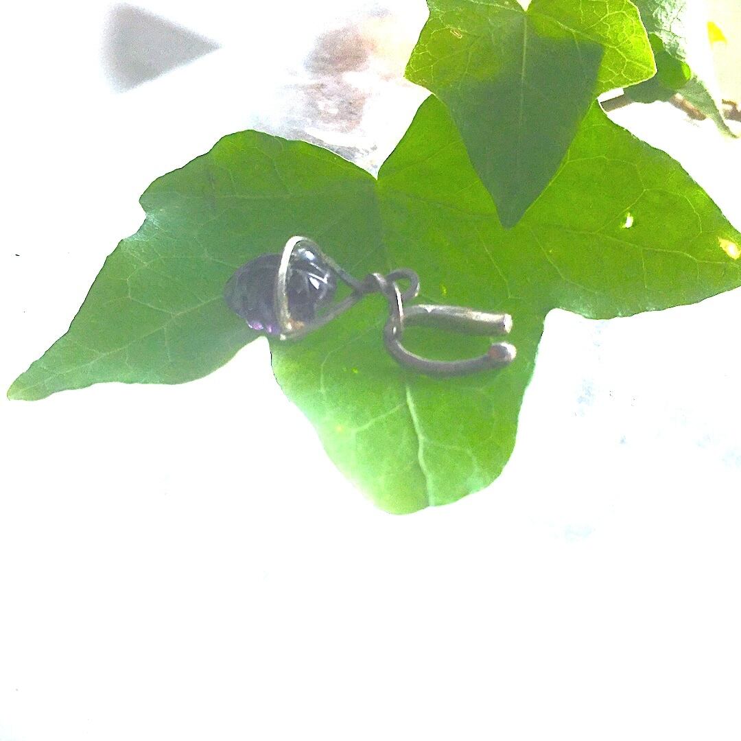 【SV925】天然石✦⋆.木の葉のアメジストのぽろろんイヤーカフ.·✦