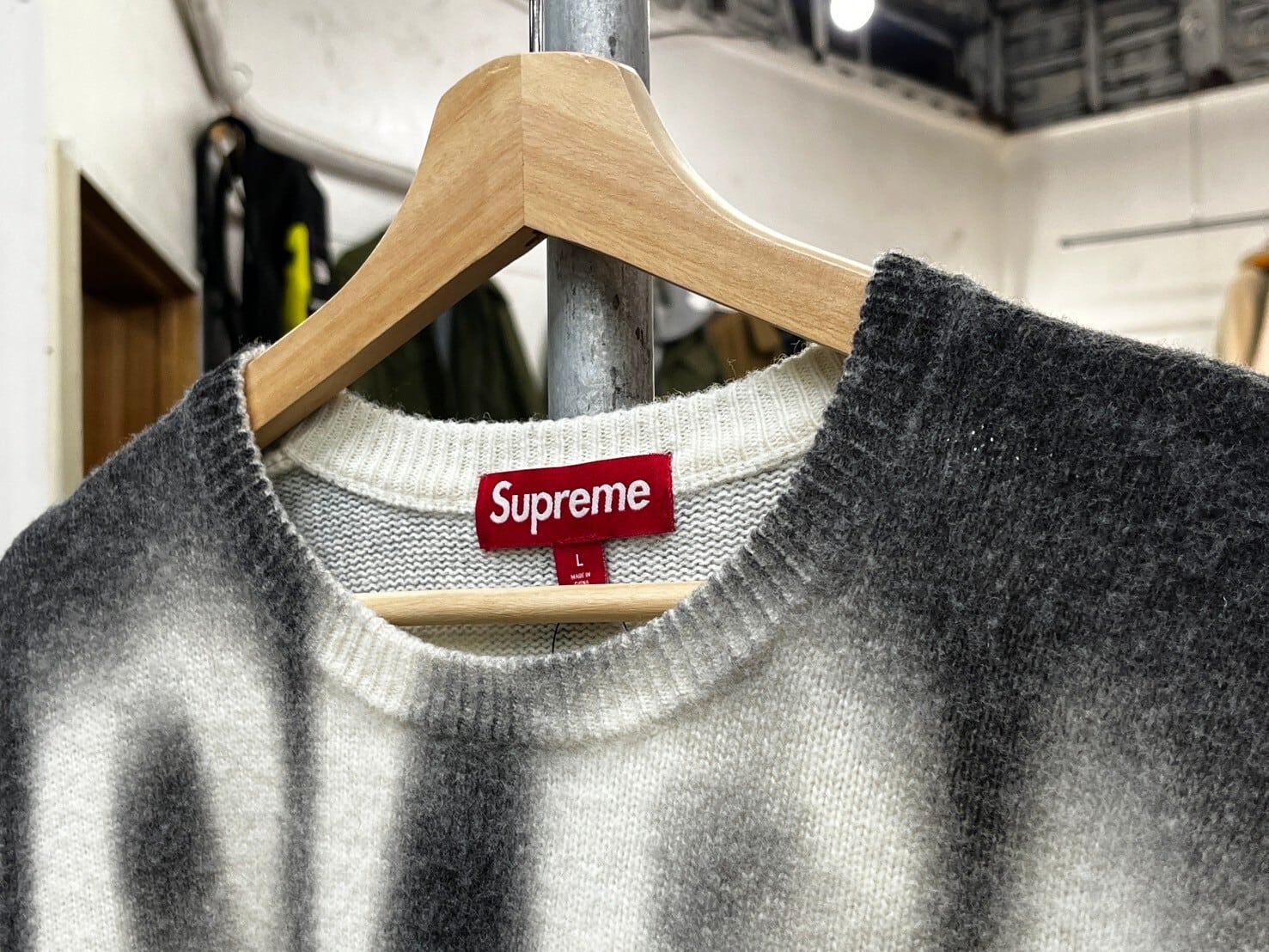 Supreme BLURRED LOGO SWEATER BLACK LARGE 77330 | BRAND BUYERS OSAKA