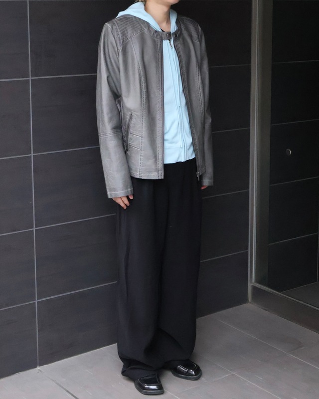 drape pocket detail tuck pants
