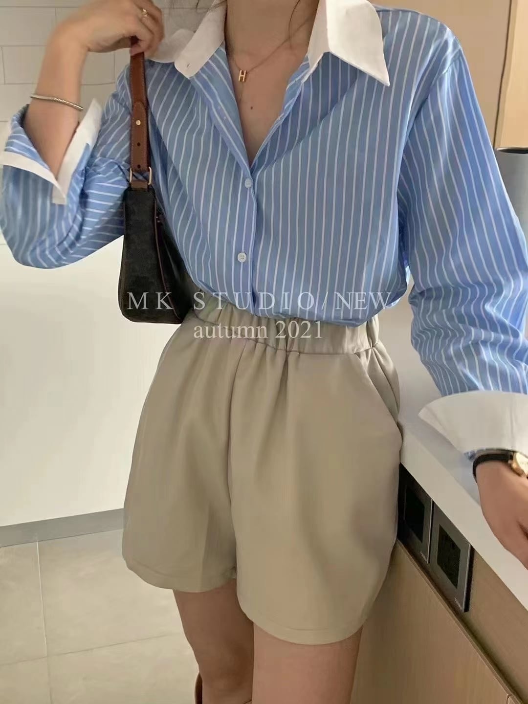 フェイクレザーショートパンツ　AJ2205-743