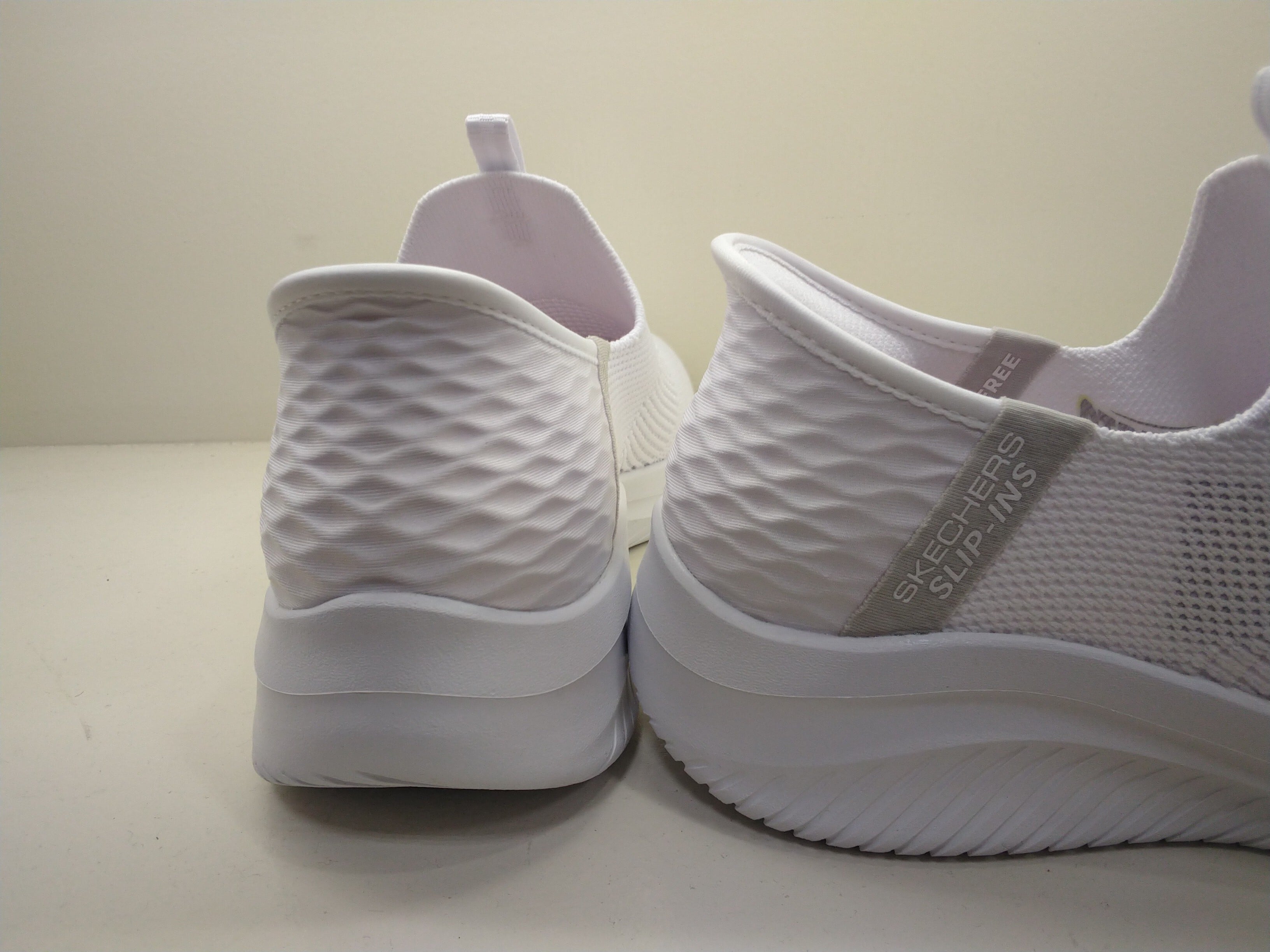 レディース> SKECHERS(スケッチャーズ) Slip-ins(スリップ レディース> SKECHERS(スケッチャーズ) Slip-ins(スリップ