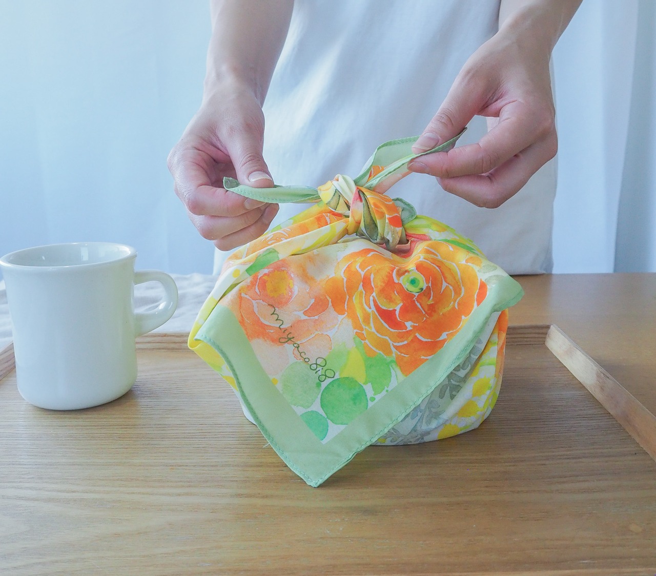 スカーフにもなる水彩画ハンカチ「桜」