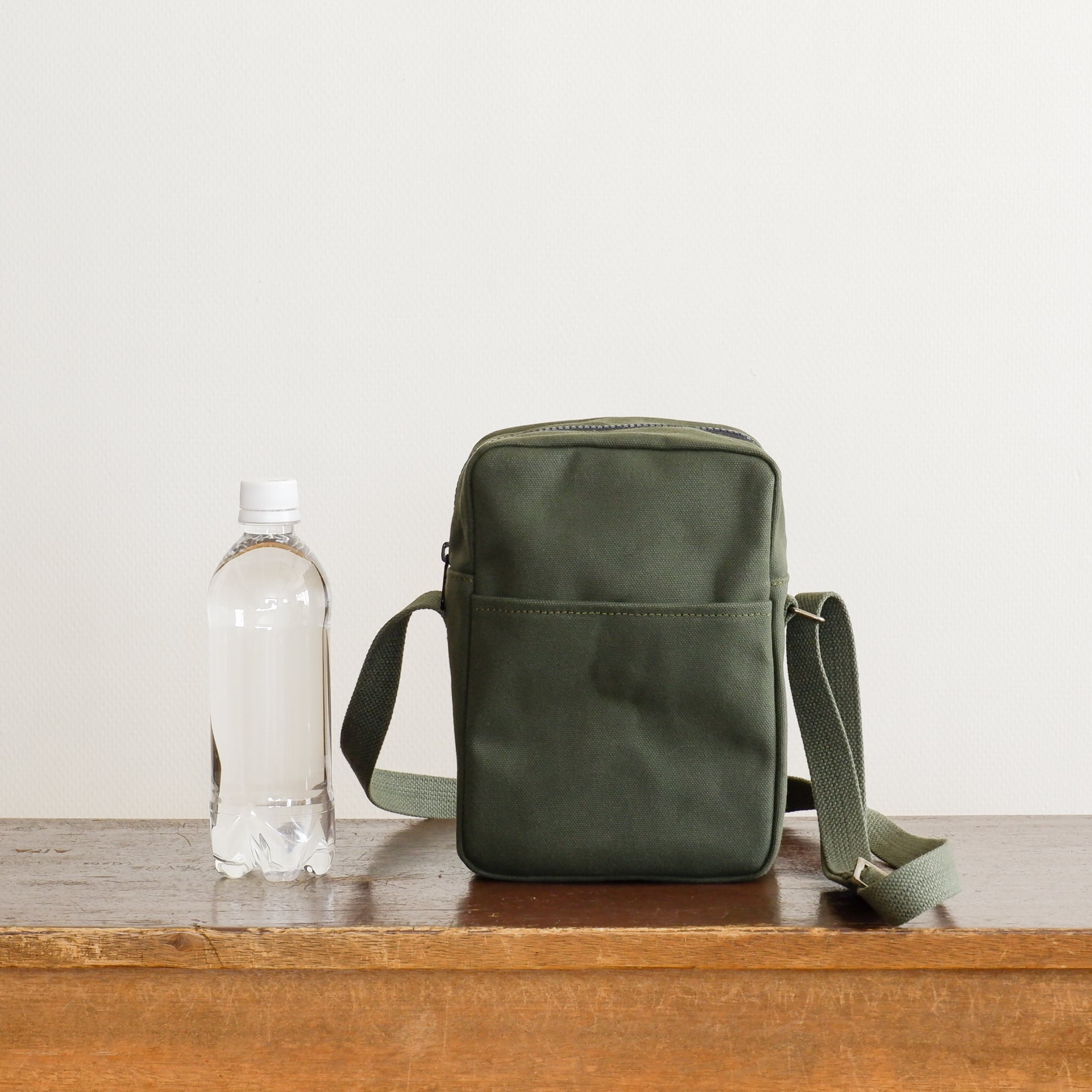 6号帆布ショルダーバッグ オリーブドラブ | aoya bags | シンプルで