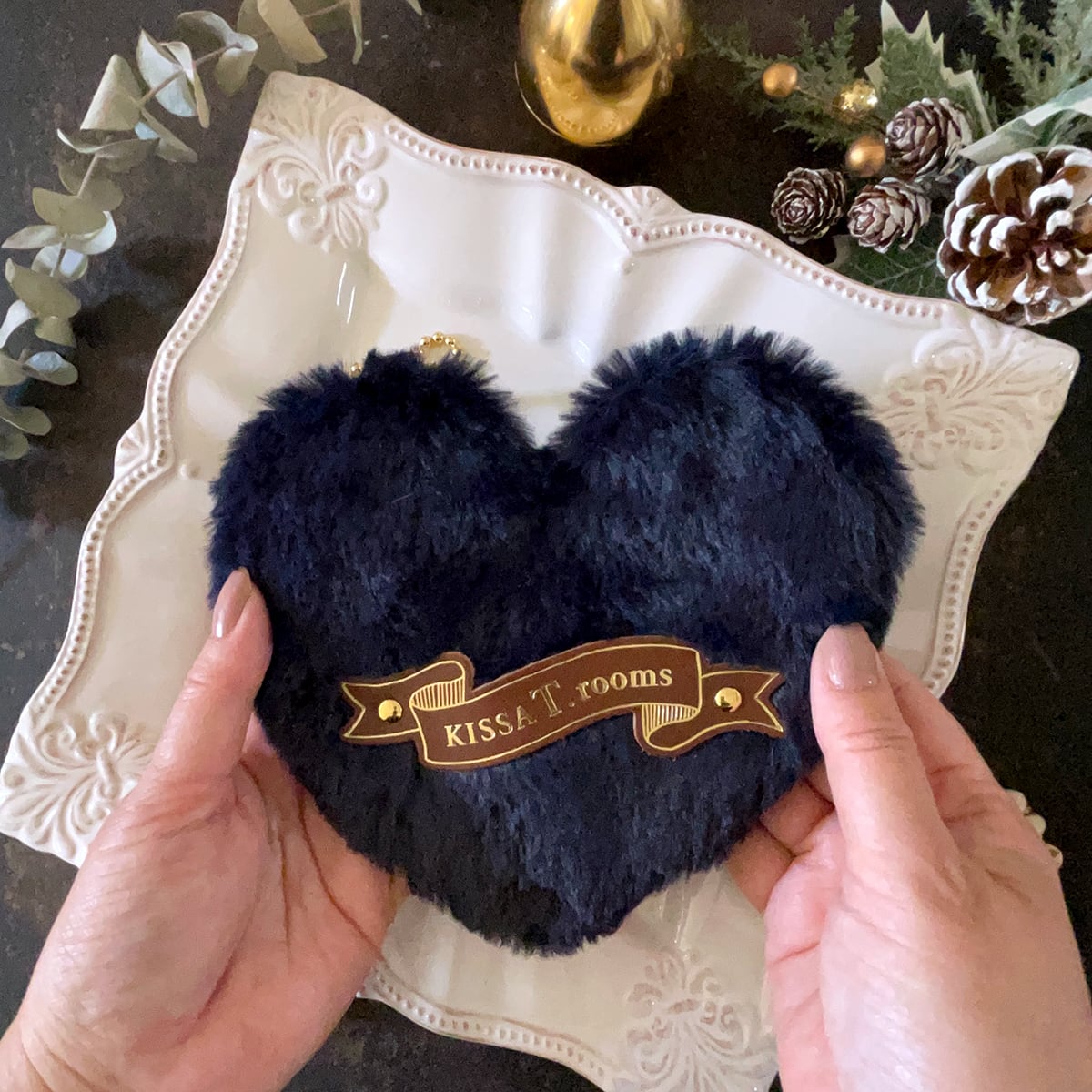 マスクチャーム ふわふわファーボール２個セット⭐️⭐️ハンドメイド マスクチャーム ふわふわファーボール2個セットハンドメイド マスク