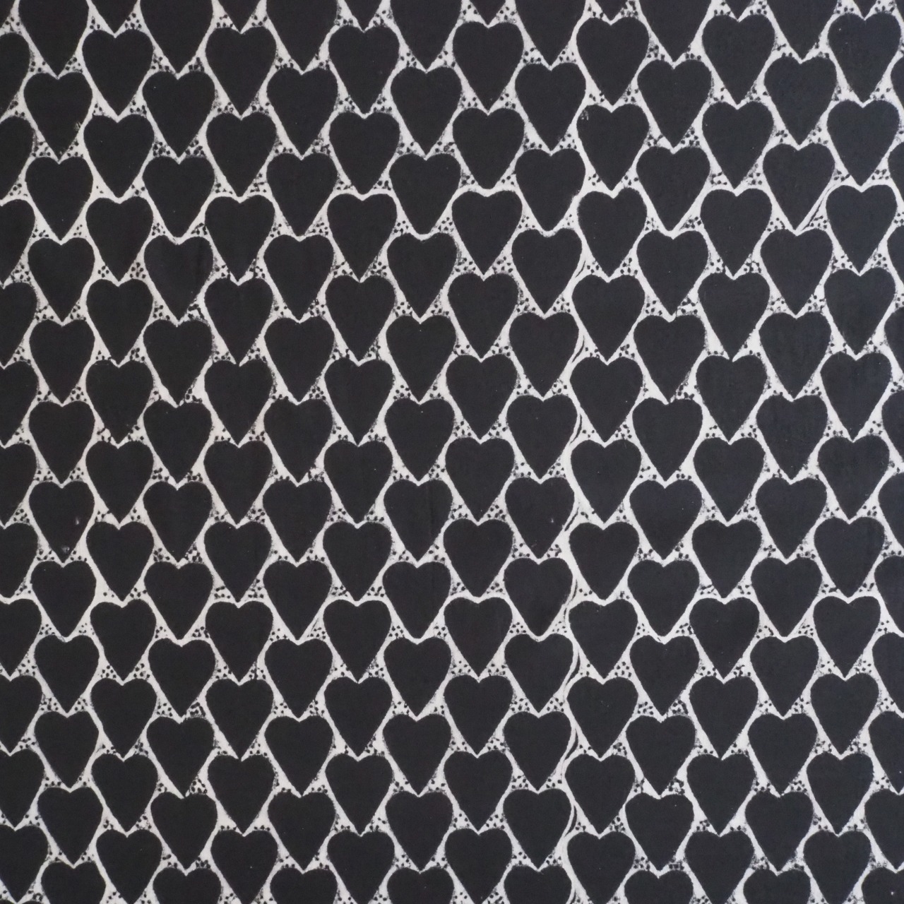 ブロックプリント生地【50cm単位】インド綿  ハート柄A ブラック #52010-BK1【訳あり10%off】