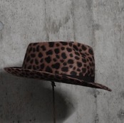 【HeArT&Co. (ハートアンドコー)】チェコ メデューサベル 2色