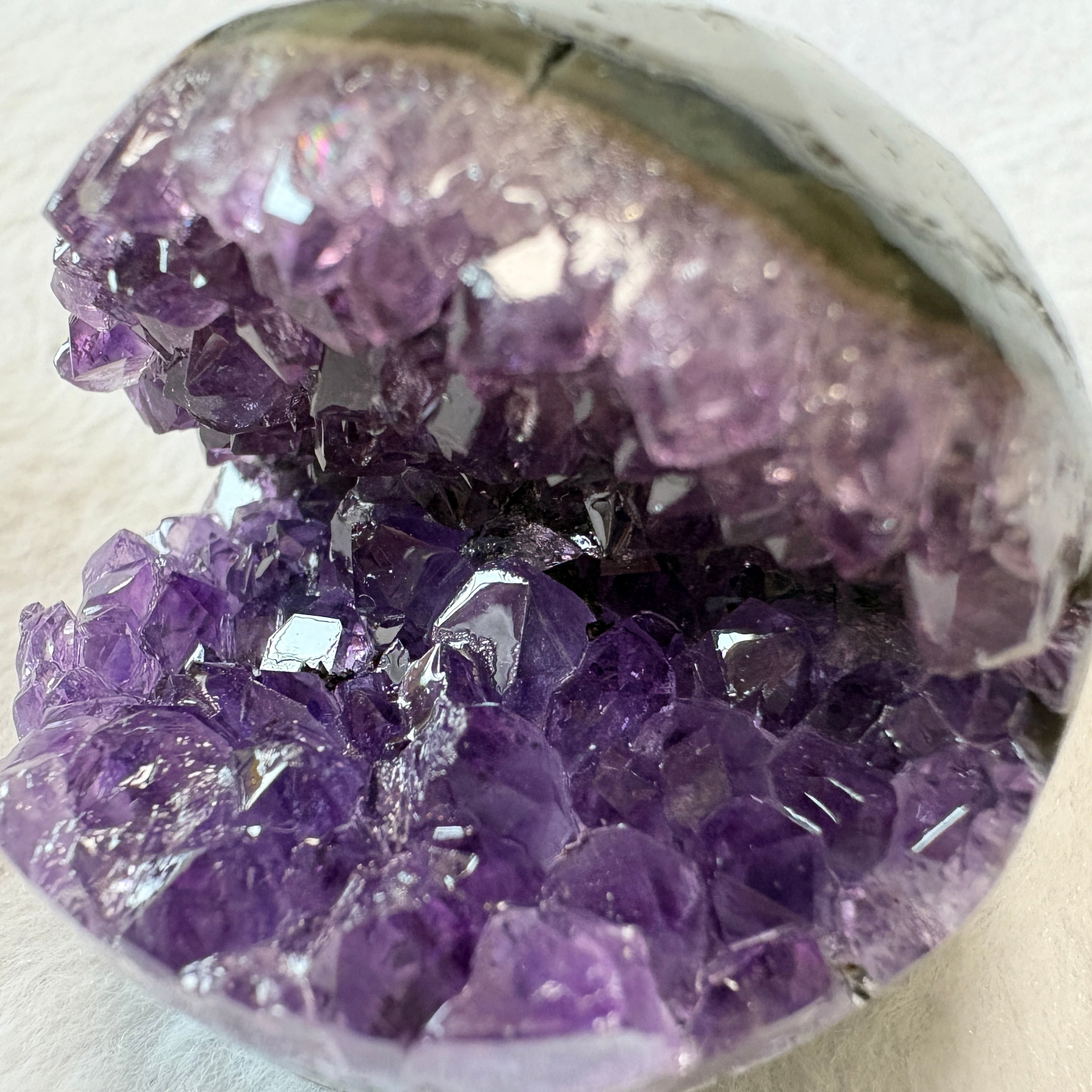 ④ウルグアイ産 アメジスト笑口（わらいぐち）原石｜濃紫結晶・直径4.5cm・109g｜天然石インテリア