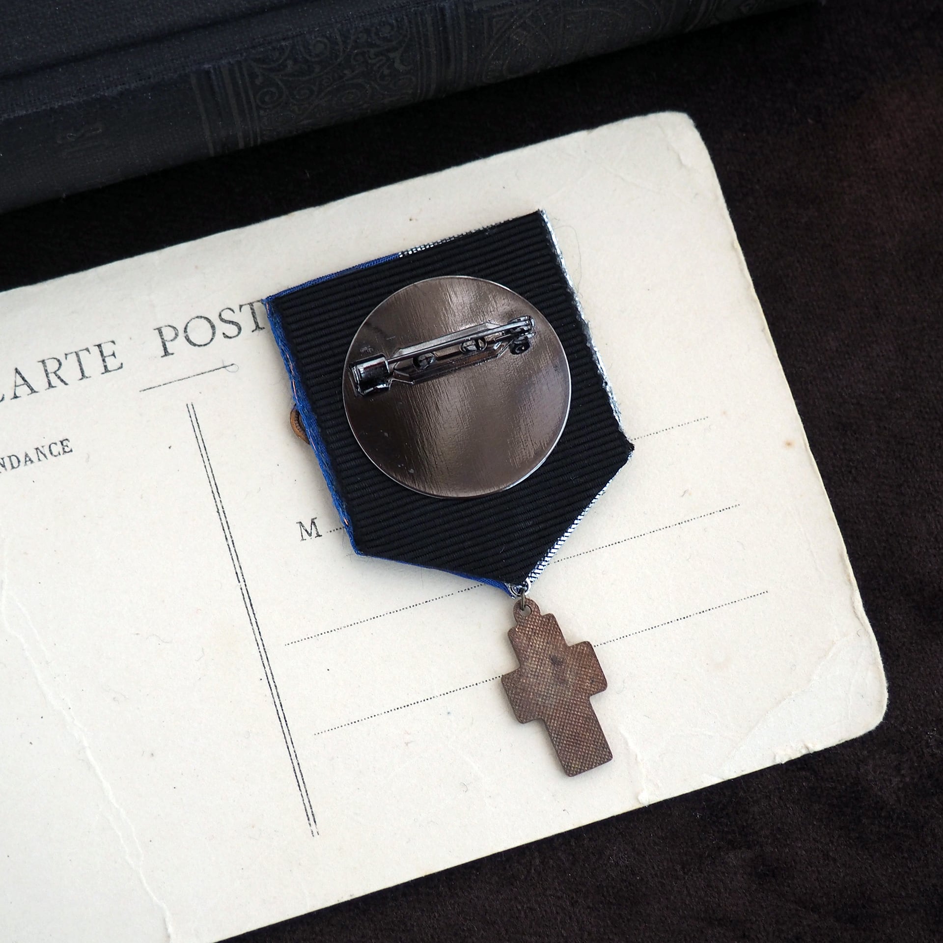 ユリの勲章 / ブローチ（Coro×silver） | One noble novel（ワン