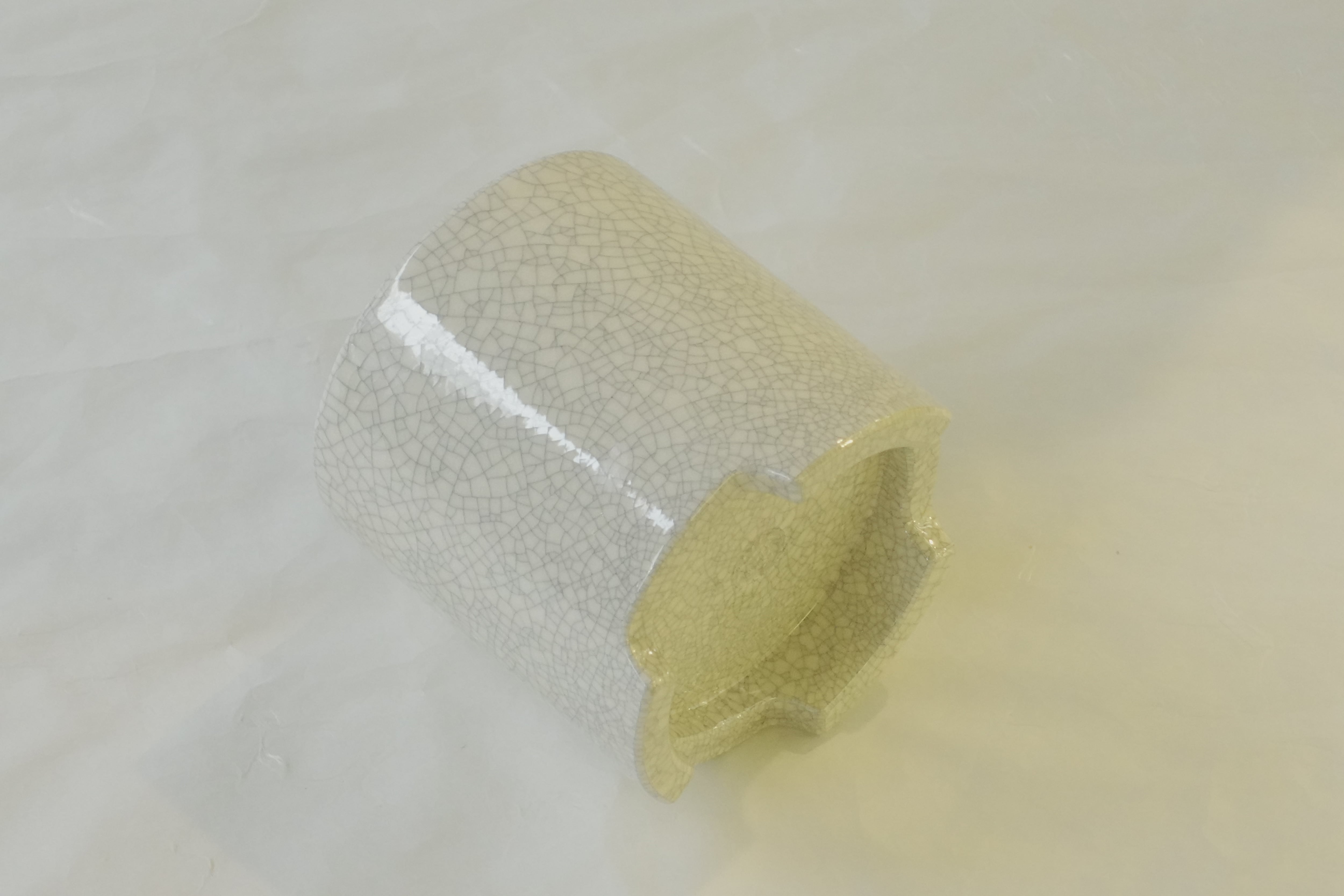 楽焼 和楽 作 火入れ 白 貫入 大 | 小林漆陶