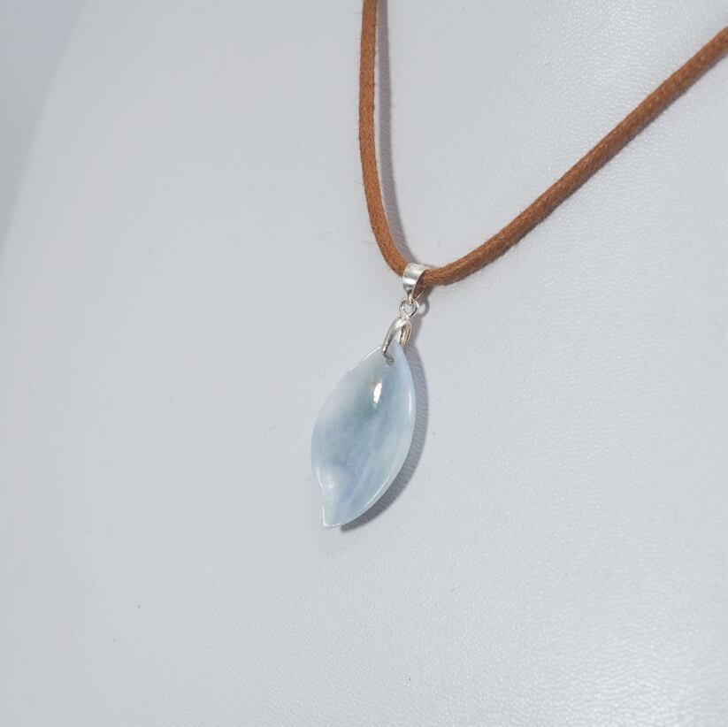 糸魚川翡翠 ラベンダー翡翠 リーフペンダントトップ 1.6g lavender