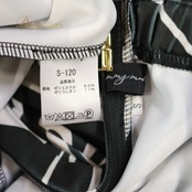 フラダンス 衣装 ワンピース ドレス ブラック系 ホワイト系 エムエムジェイ 日本製 モノトーン 大人っぽい かわいい フラワープリント ハワイアンプリント アロハ マーメイド フレア MMJ 白 黒 レッスン 練習 フラ ダンス エレガント フェミニン ステージ衣装 ワイドフレア 伸縮性あり