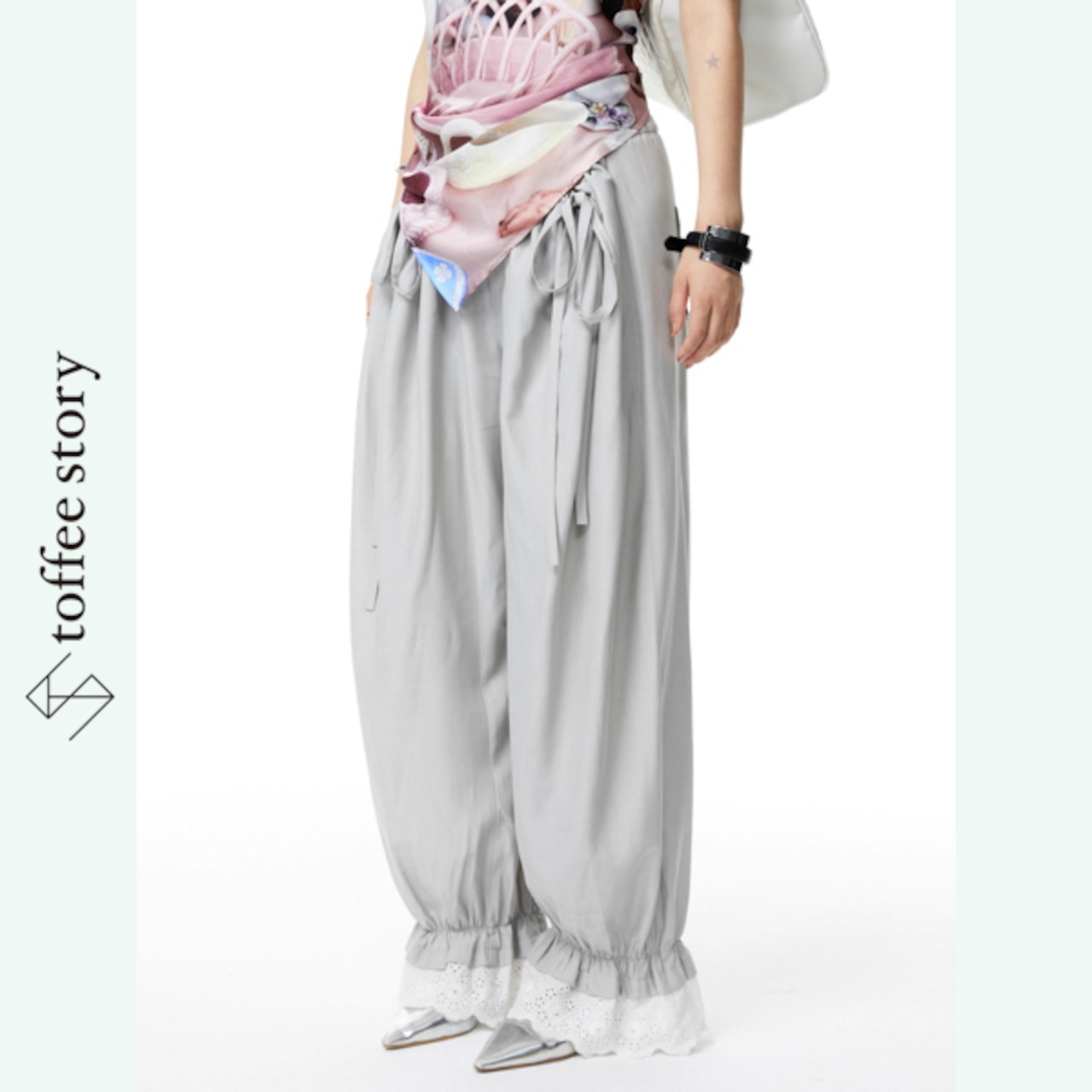 たゆたうシルエットに滲むレースの甘美トラウザーパンツ 《B0056》