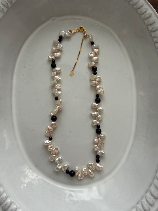 【Freshwater Pearl】Cleopatra Pearl & Jet Necklace