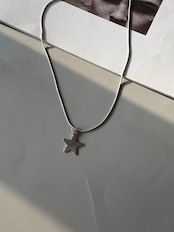 デイリースターネックレス
