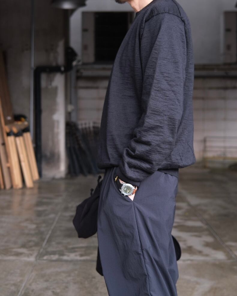 Men's BATONER” CHOMA CREW NECK BLACK” | Lapel online store