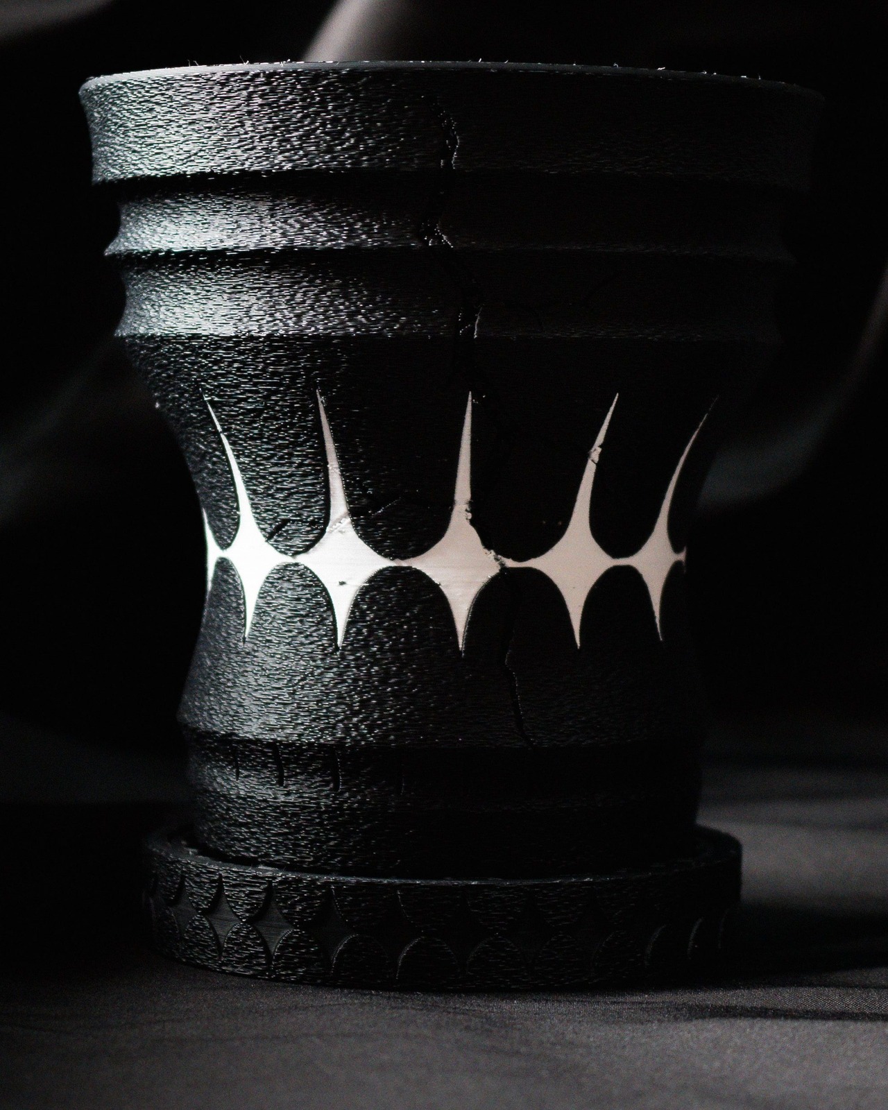 [DROP-06] 1鉢限定 Stratam var. Segesta ssp.黒ダレ（鉢プレートセット）