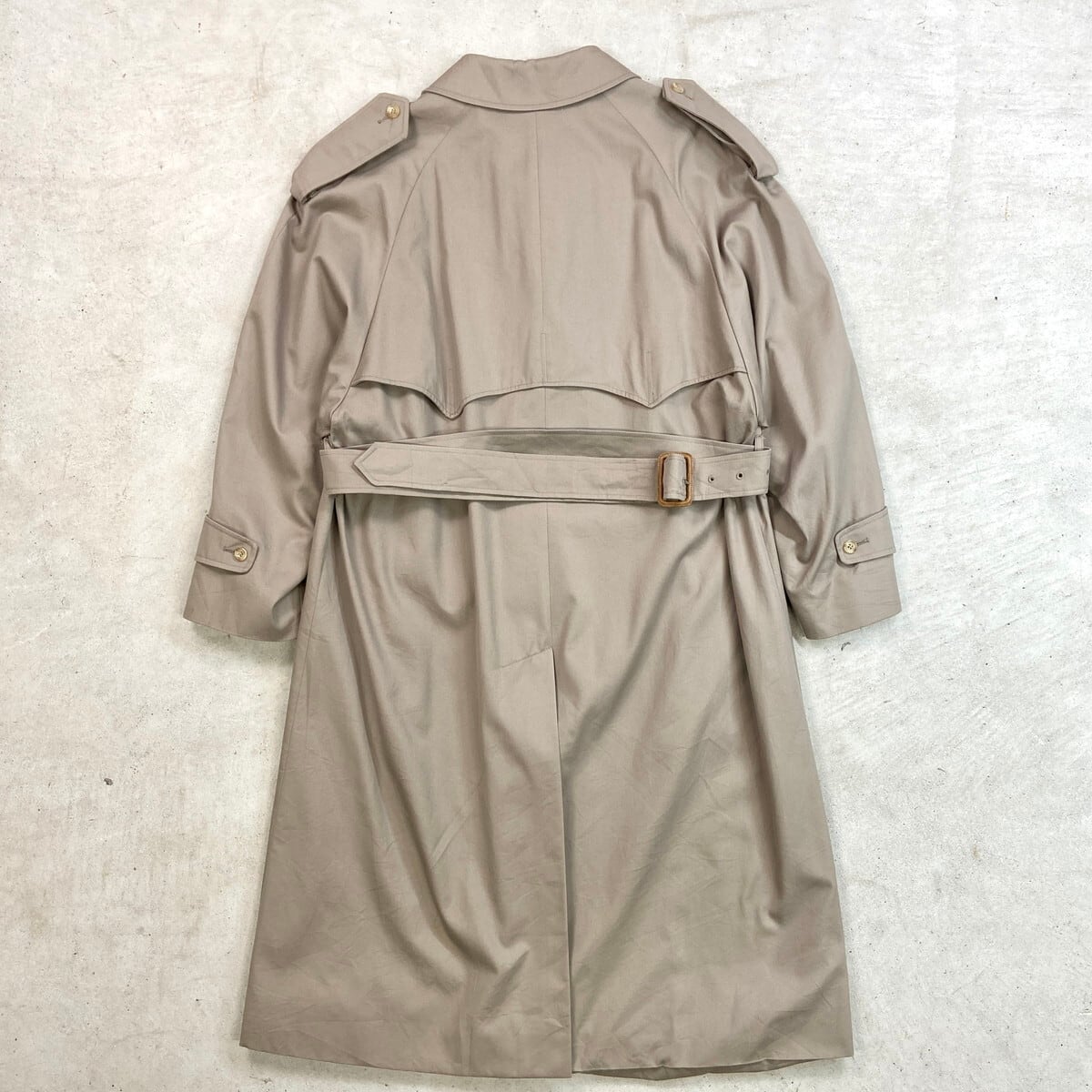 80年代 カナダ製 Aquascutum アクアスキュータム シングルトレンチコート メンズL相当 古着 80s ヴィンテージ VINTAGE ウエストベルト付き エポレット グレージュ 80年代 カナダ製 Aquascutum アクアスキュータム シングルトレンチ