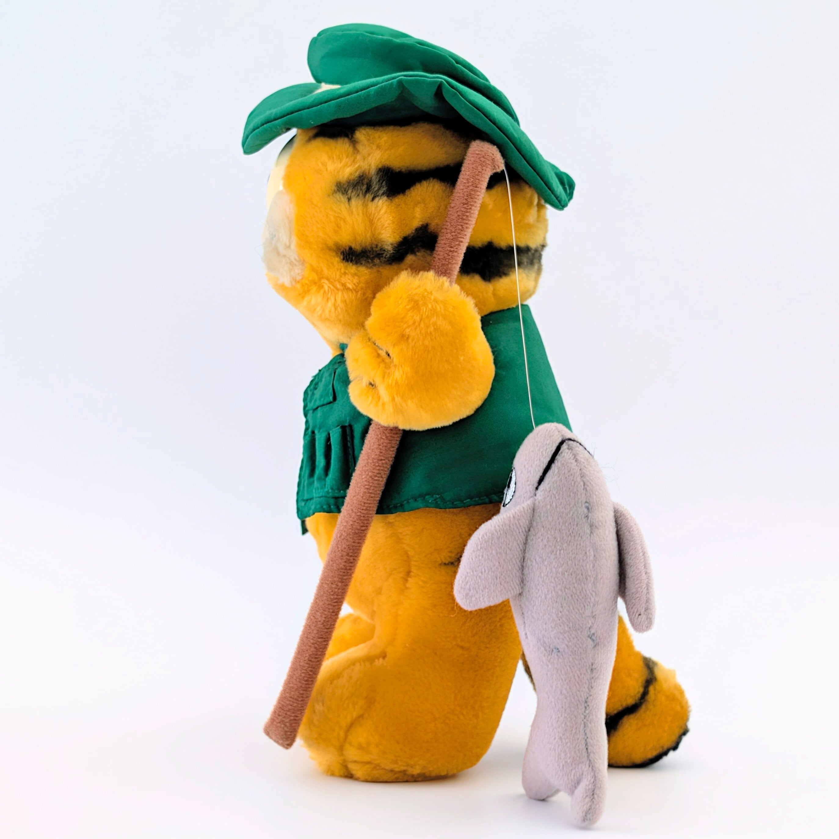 ☆ VINTAGE 1980年代初期 ☆【 Garfield ( ガーフィールド ) 】『 Fishing Garfield フィッシング ガーフィールド 』釣りガーフィールド / ぬいぐるみ / プラッシュ / plush / 1980年代年製 〚アメリカン雑貨 アメトイ〛
