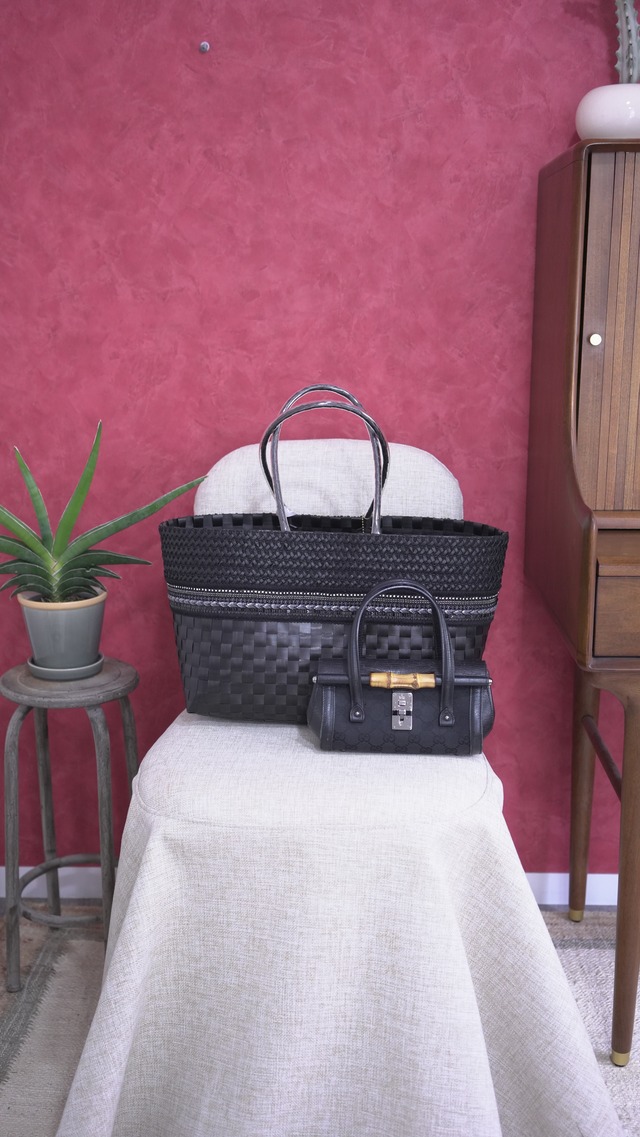 マチ13 Wスタッズダブル8000円＋TAXすべて手作りですので納期が1か月デザインが多少変わる場合もあります。