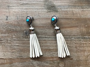 Concho×tassel earrings