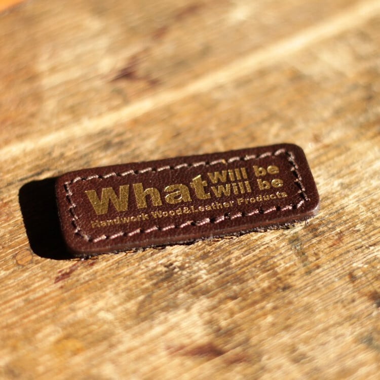 ロゴ刻印レザーパッチ | What Will be Will be