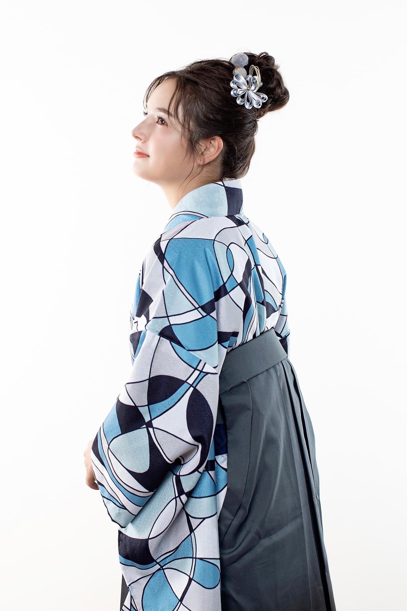 Kimono Sienne 卒業式袴3点セット ジオメトリック ブルー 青系 Kimono Sienne 卒業式袴3点セット ジオメトリック ブルー 青系