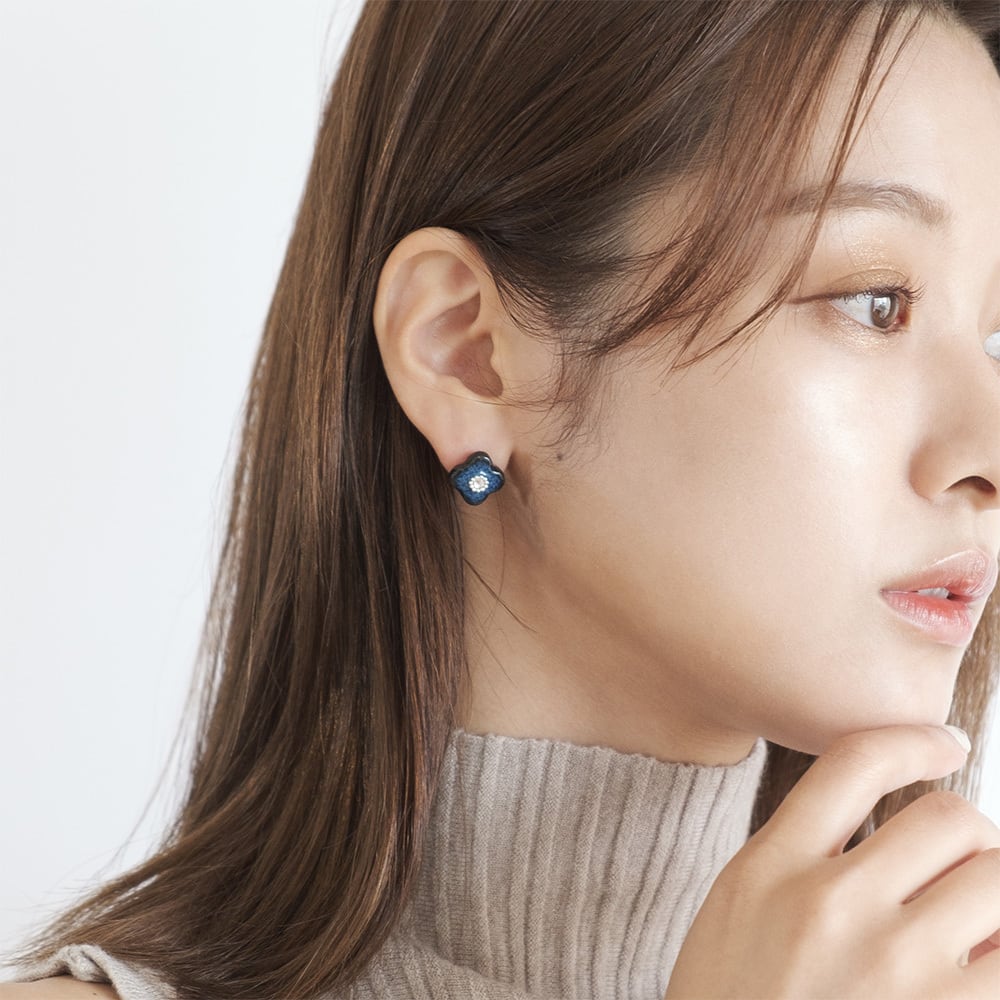 MIKELOオリジナル 陶器「tou」クリスタル フラワー ピアス