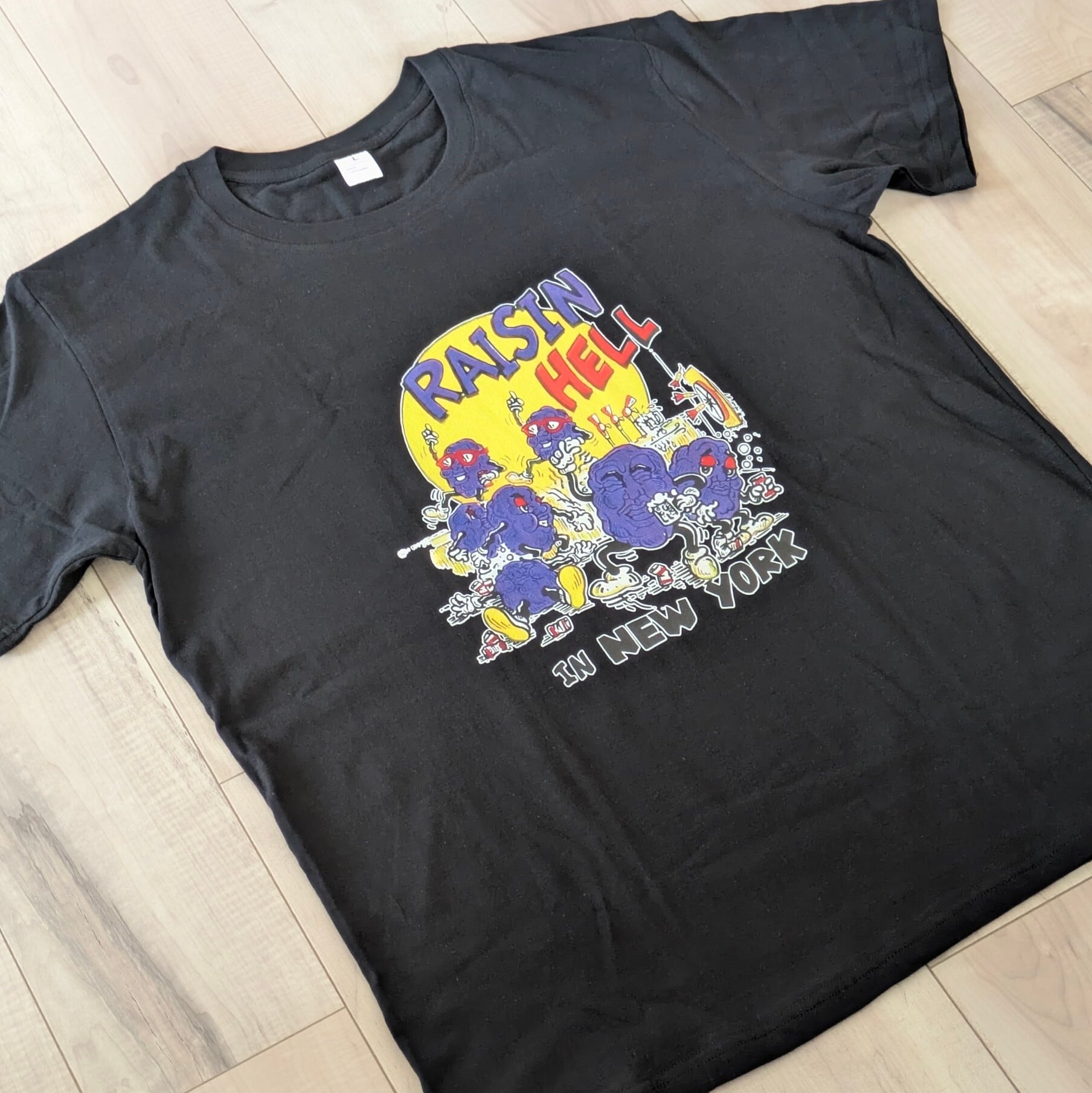 【 California Raisins ( カリフォルニアレーズン )】『 RAISIN HELL in NEW YORK 』Tシャツ〚アメリカン雑貨 アメトイ〛