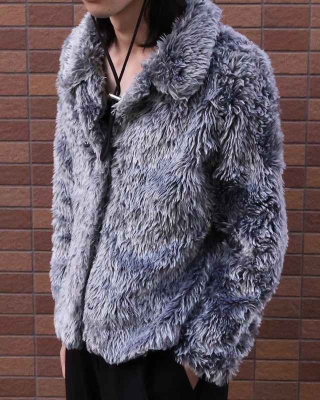 Clip button fur blouson